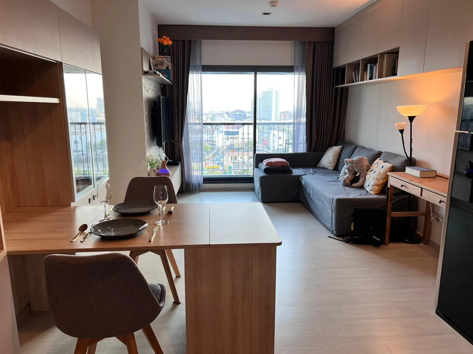 For SaleCondoOnnut, Udomsuk : Spacious 2-Bedroom Condo with Stunning River Views at Life S U1998283