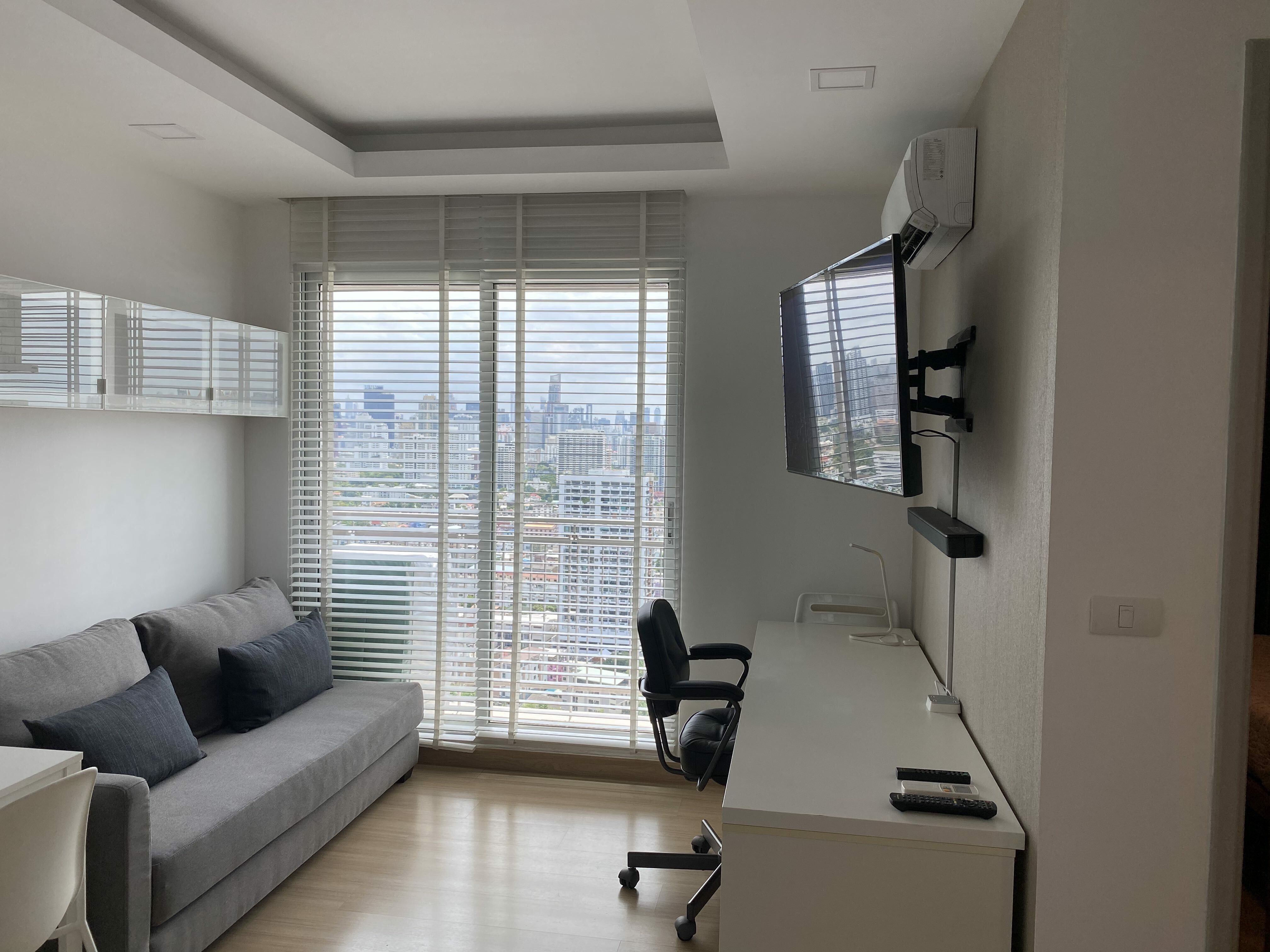 For SaleCondoRama9, Petchburi, RCA : Amazing views over Bangkok skyline U1021684