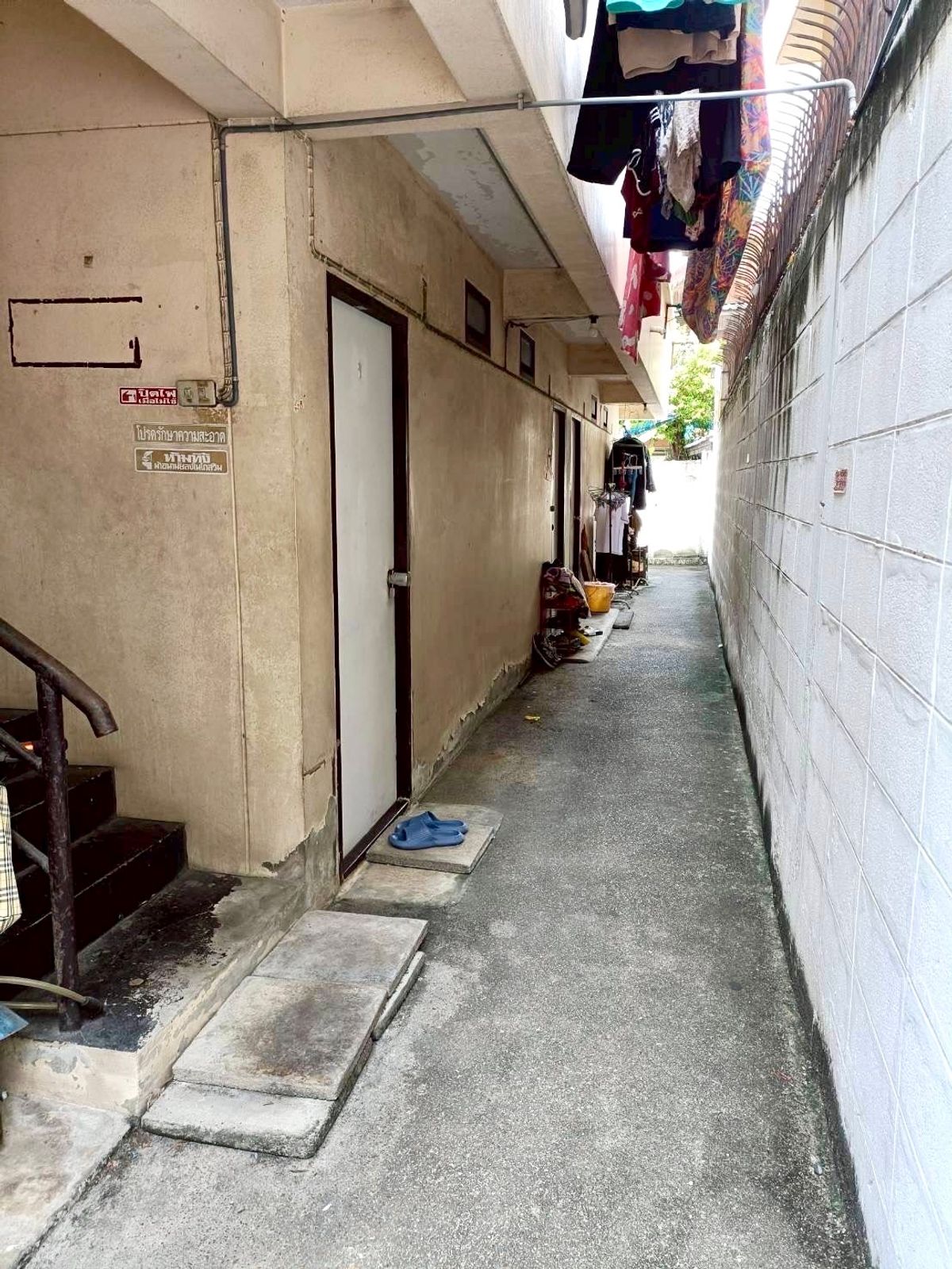 ขายบ้านเยาวราช บางลำพู : ขายบ้านพร้อมที่ดินใจกลางพระนคร ทำเลทรงคุณค่า ตั้งอยู่ที่ตรอกตึกดิน ตรงข้าม ศาลาว่าการกรุงเทพ โอกาสการลงทุนที่หาไม่ได้ง่ายๆ  