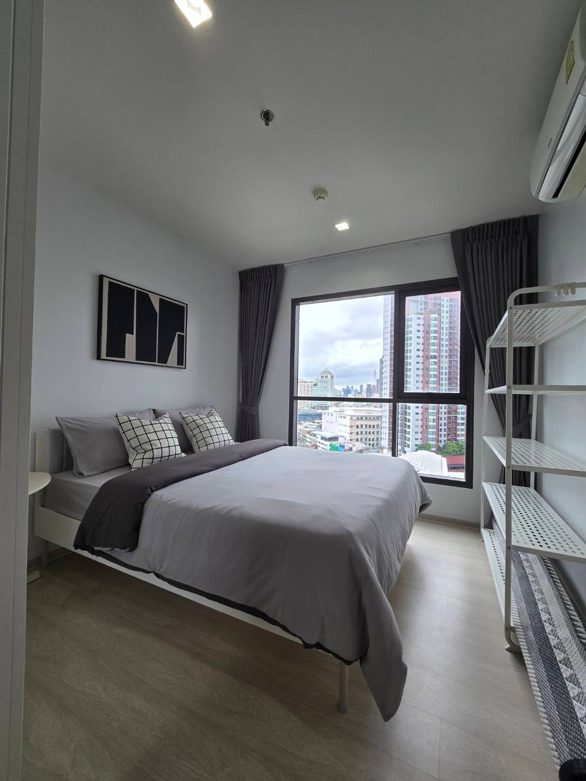 For RentCondoOnnut, Udomsuk : 🔴18,000 ฿ 🔴 🔴 𝗟𝗶𝗳𝗲 𝟰𝟴┃ 𝟰𝟴┃ 𝟰𝟴┃ Life Sukhumvit 48 ✅ Near BTS Phra Khanong BTING 🙏 Interested in greeting 𝙇𝙄𝙉𝙀 Mana (answer very quickly): 📱 Property code 6807-2403 📱: ID LINE:@bbcondo88