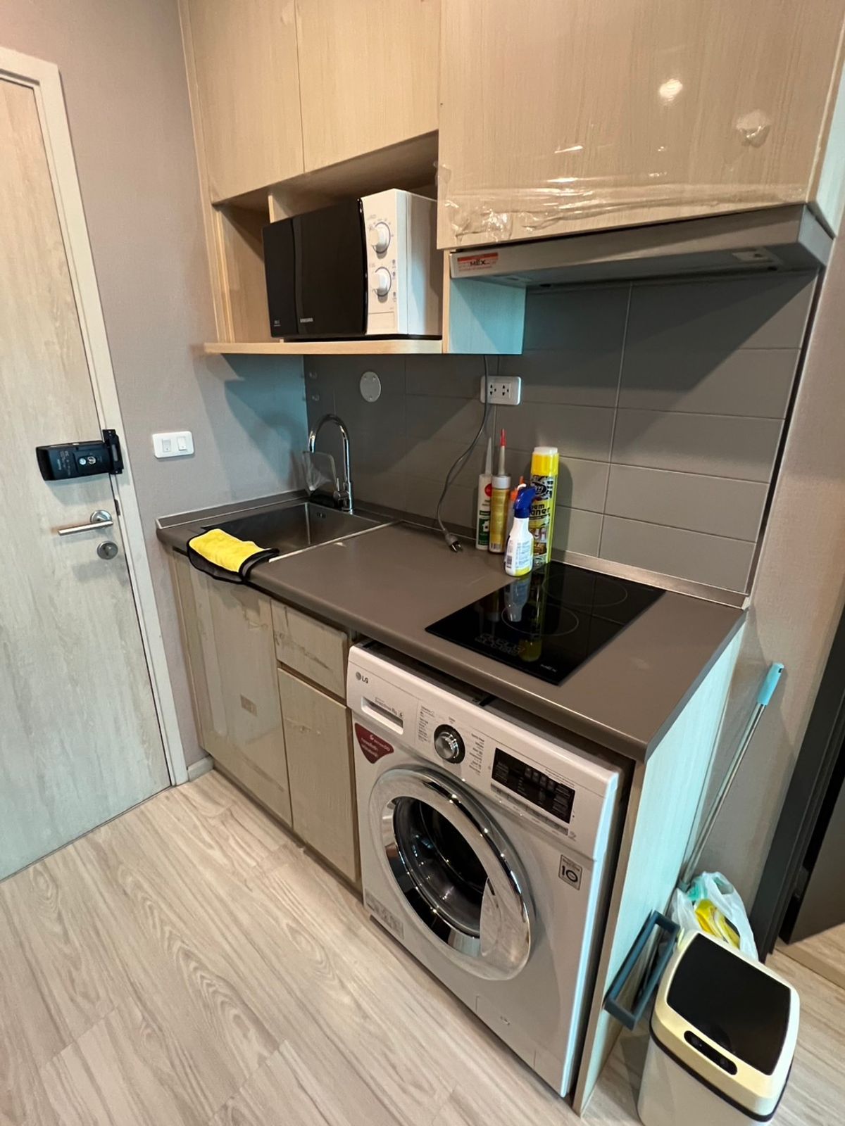 For RentCondoBangna, Bearing, Lasalle : For rent 📍 IDEO Mobi Sukhumvit Eastgate 📍 Fully furnished and equipped with electrical appliances, near BTS Bangna