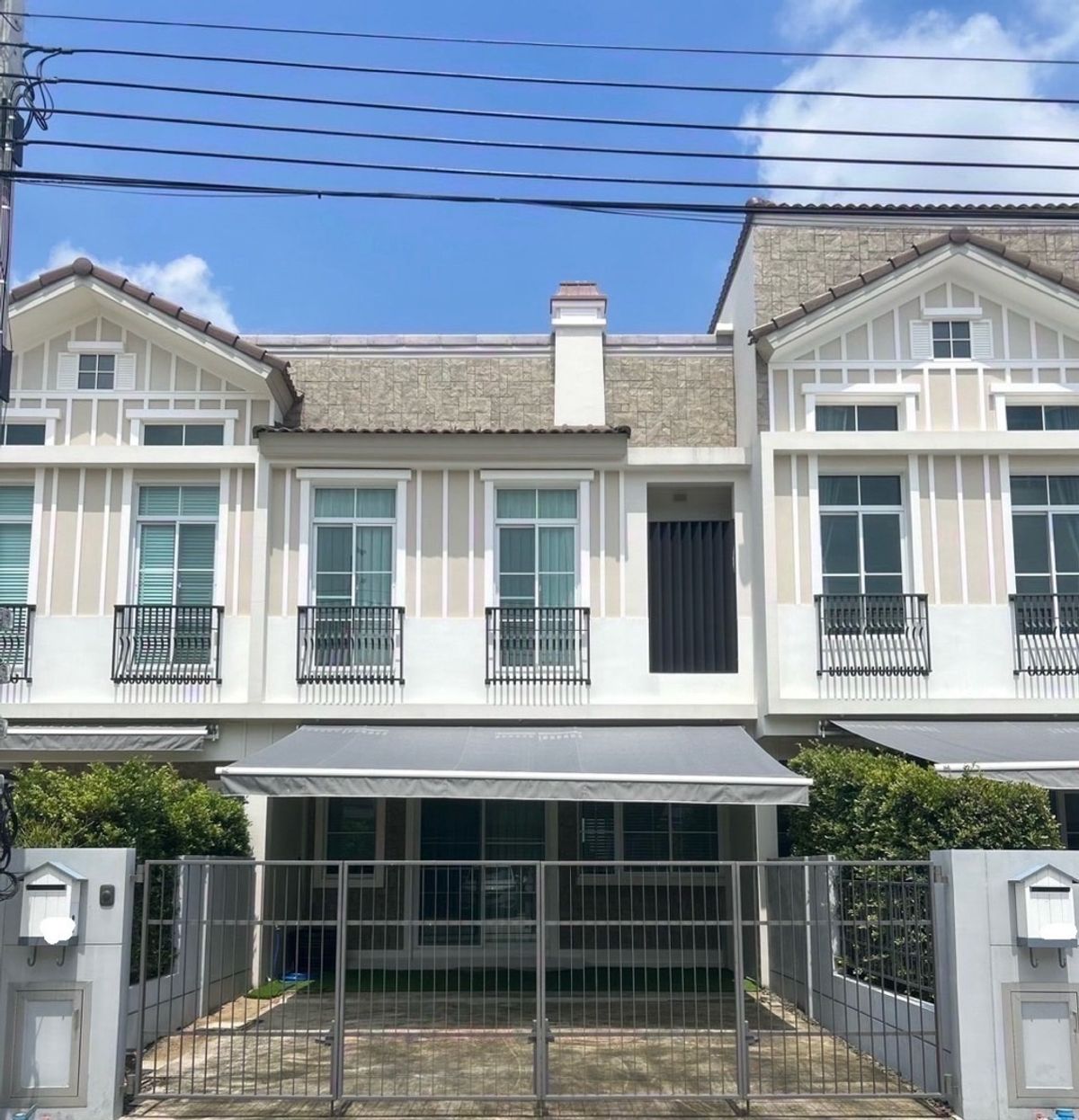 For RentTownhomeBangna, Bearing, Lasalle : 💥ForRent💥3Bed • Indy2 Bangna Ramkhamhang2 🏡 Near Mega Bangna‼️ Ready to move in ‼️  Fully Furnished ✨