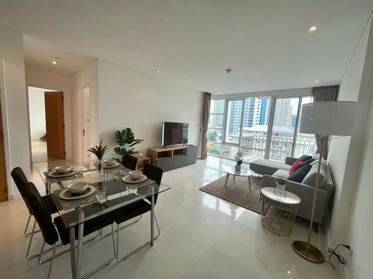 ให้เช่าคอนโดสุขุมวิท อโศก ทองหล่อ : LTHC12673 - Fullerton Sukhumvit Condo FOR RENT Size 95.58 sqm. 2 beds 2 baths Near BTS Ekkamai Station ONLY 75K/Month