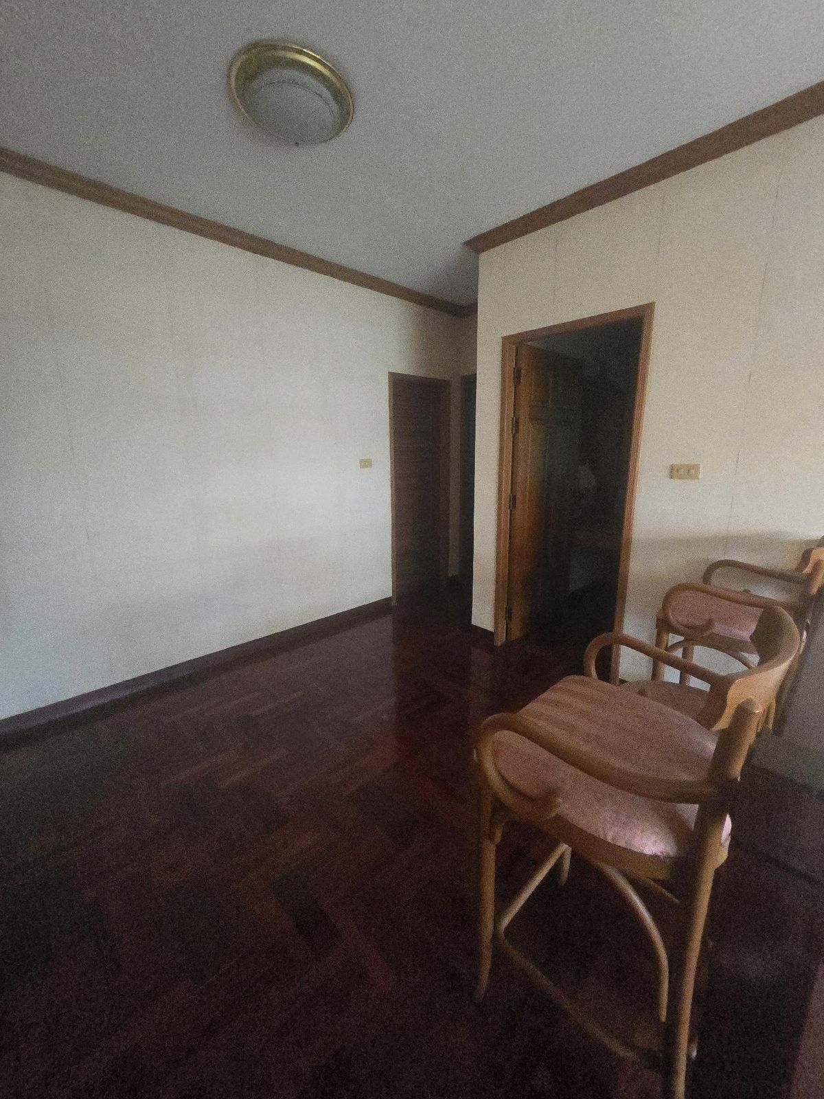 ขายบ้านเอกชัย บางบอน : ลดเพิ่มอีก 4 แสนได้หลังนี้ไปถือว่าคุ้มมาก! บ้านเดี่ยวหลังใหญ่ ทำเลดี มีห้องแม่บ้าน แถมครัวไทยแยกส่วน หมู่บ้านชัยพฤกษ์ บางบอน 82 ตร.ว. พื้นที่ใช้สอย 250 ตร.ม. แปลงมุม สภาพดี เฟอร์built in ใกล้ถนนกาญจนาภิเษก ใกล้ห้าง,โรงเรียน, โรงพยาบาล, รถไฟฟ้า และทางด่วน 