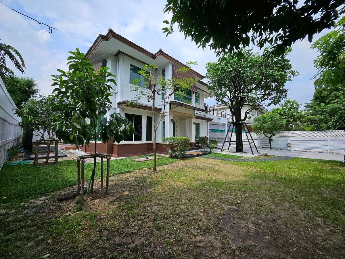 ให้เช่าบ้านลาดพร้าว เซ็นทรัลลาดพร้าว : 📢👇พร้อมเข้าอยู่เดือนกันยายน 2568บ้านเดี่ยวในโครงการส่วนตัว รั้วรอบขอบชิด บรรยากาศเงียบสงบ เป็นส่วนตัว ใกล้แหล่งชุมชน ร้านอาหารและคาเฟ่ชื่อดัง เดินทางสะดวก ใกล้จุดขึ้นลงทางด่วน