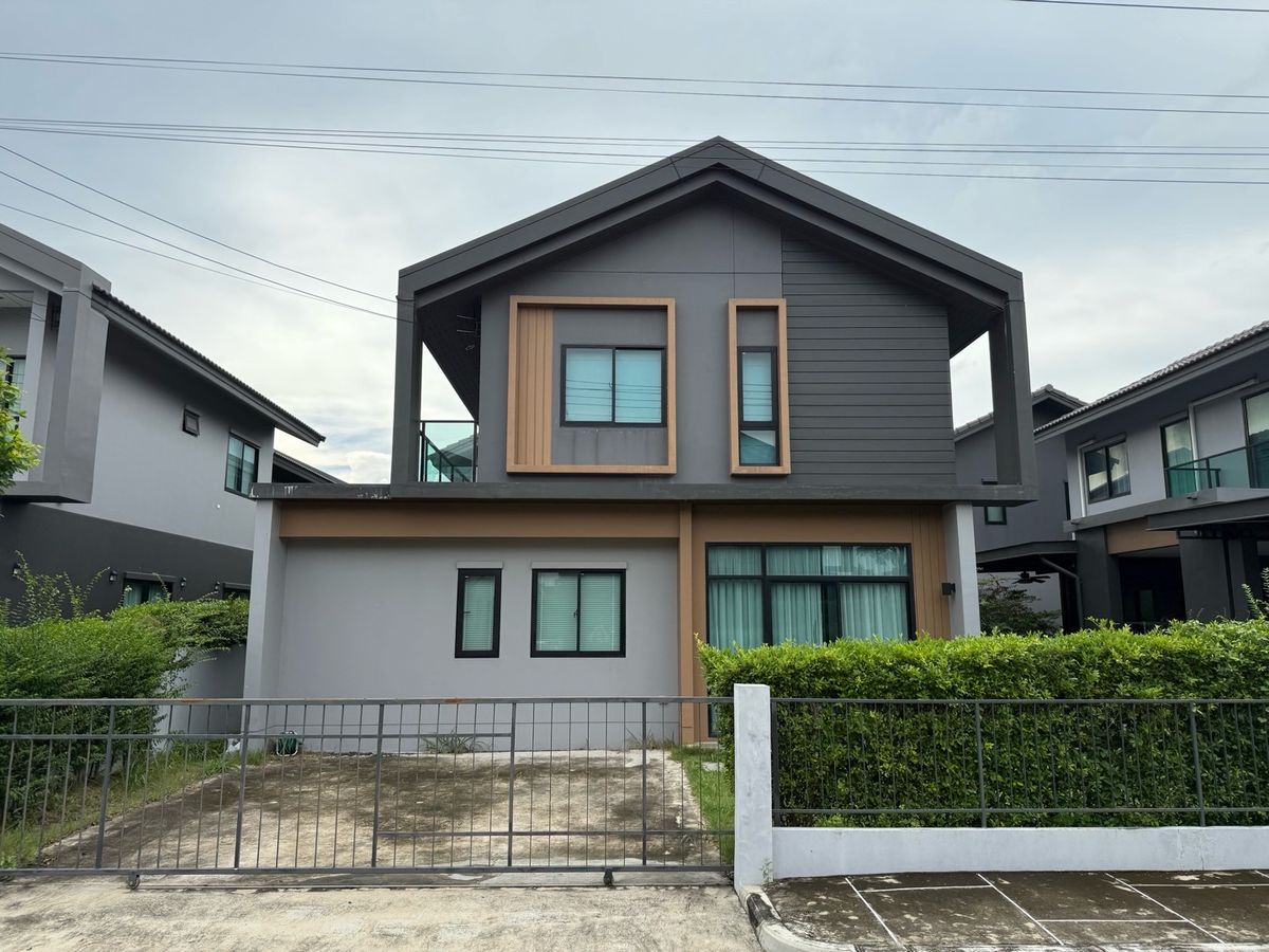 ขายบ้านปทุมธานี รังสิต ธรรมศาสตร์ : บ้านเดี่ยว มีห้องอเนกประสงค์ด้านล่าง สำหรับทำ Home office หรือให้ผู้สูงอายุ !!