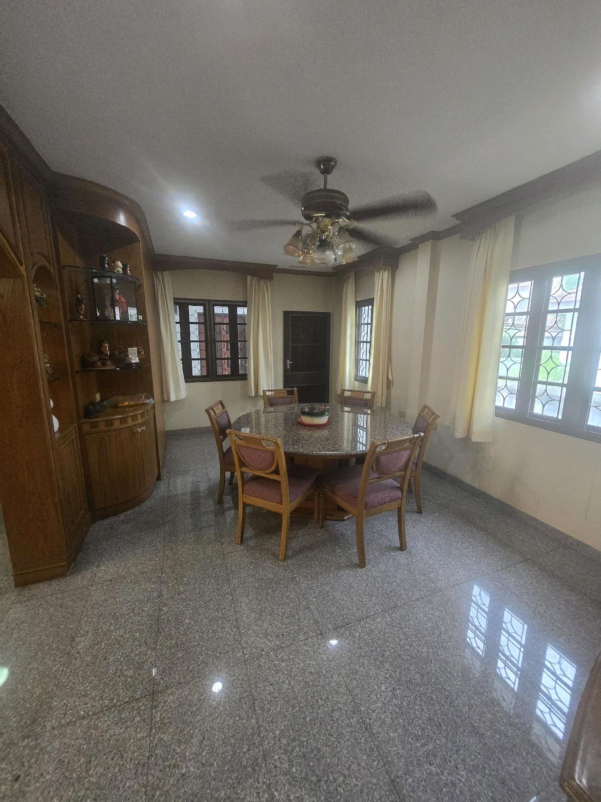 ขายบ้านเอกชัย บางบอน : ลดเพิ่มอีก 4 แสนได้หลังนี้ไปถือว่าคุ้มมาก! บ้านเดี่ยวหลังใหญ่ ทำเลดี มีห้องแม่บ้าน แถมครัวไทยแยกส่วน หมู่บ้านชัยพฤกษ์ บางบอน 82 ตร.ว. พื้นที่ใช้สอย 250 ตร.ม. แปลงมุม สภาพดี เฟอร์built in ใกล้ถนนกาญจนาภิเษก ใกล้ห้าง,โรงเรียน, โรงพยาบาล, รถไฟฟ้า และทางด่วน 