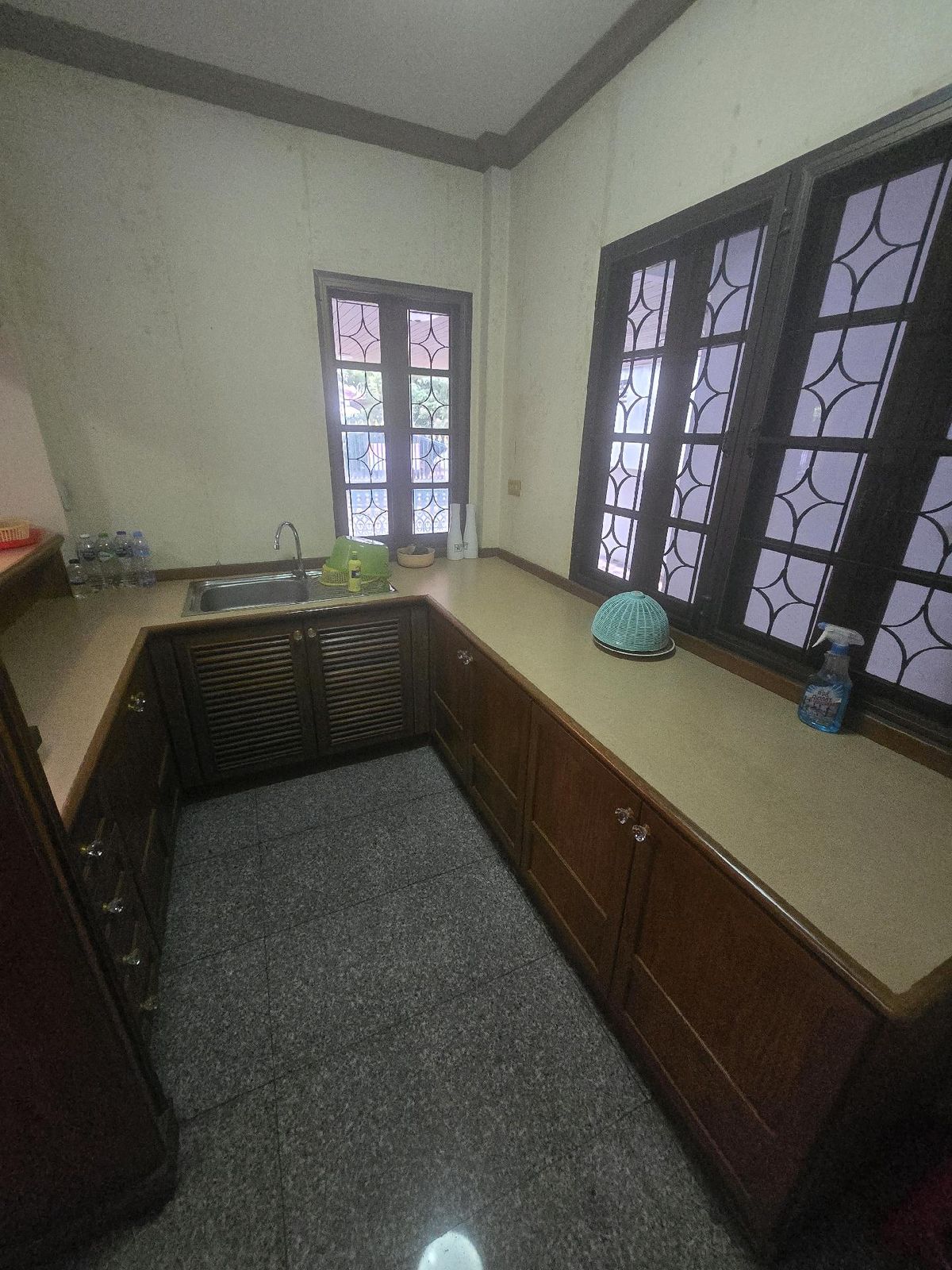 ขายบ้านเอกชัย บางบอน : ลดเพิ่มอีก 4 แสนได้หลังนี้ไปถือว่าคุ้มมาก! บ้านเดี่ยวหลังใหญ่ ทำเลดี มีห้องแม่บ้าน แถมครัวไทยแยกส่วน หมู่บ้านชัยพฤกษ์ บางบอน 82 ตร.ว. พื้นที่ใช้สอย 250 ตร.ม. แปลงมุม สภาพดี เฟอร์built in ใกล้ถนนกาญจนาภิเษก ใกล้ห้าง,โรงเรียน, โรงพยาบาล, รถไฟฟ้า และทางด่วน 