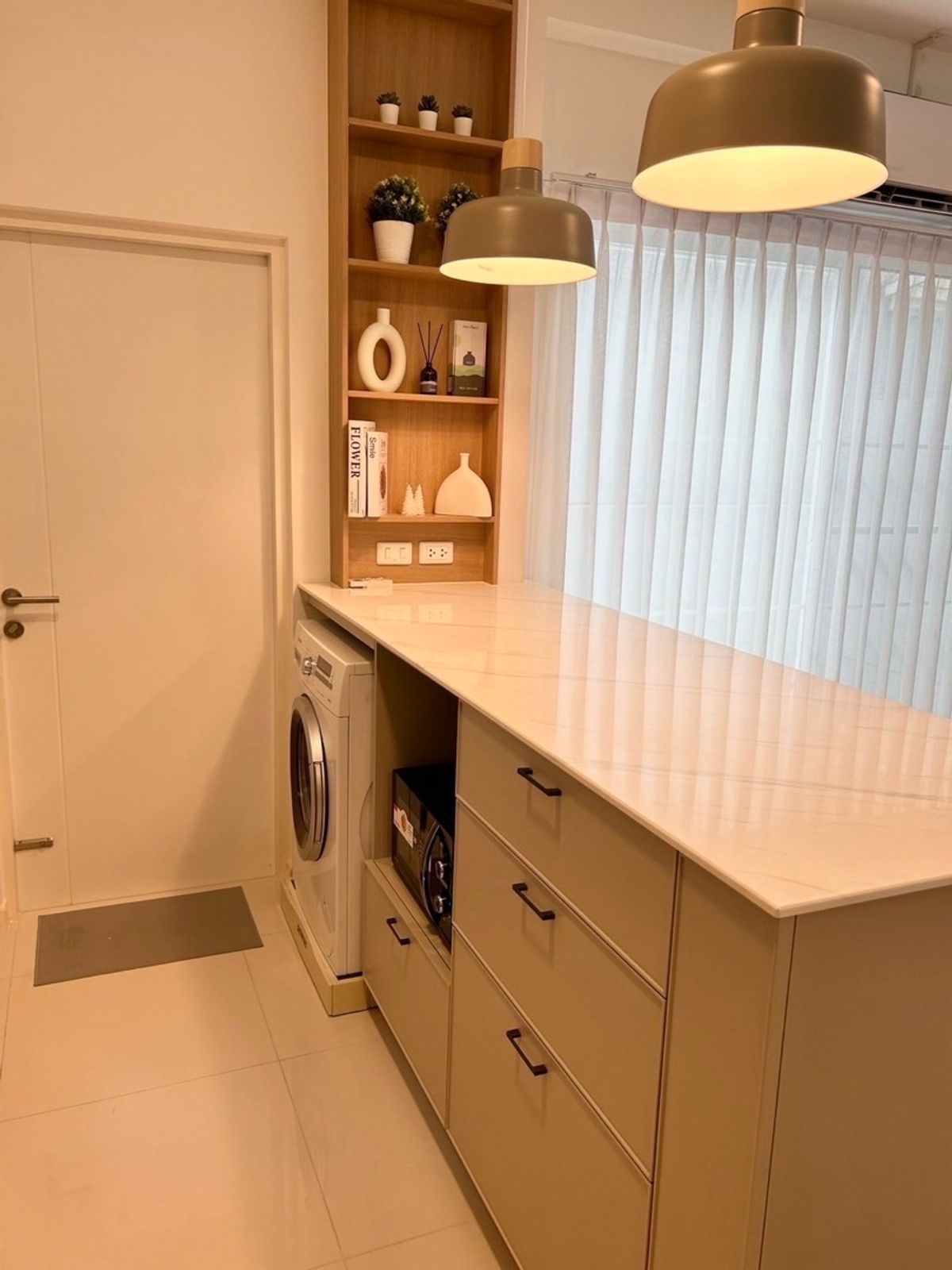 For RentTownhomeBangna, Bearing, Lasalle : 💥ForRent💥3Bed • Indy2 Bangna Ramkhamhang2 🏡 Near Mega Bangna‼️ Ready to move in ‼️  Fully Furnished ✨