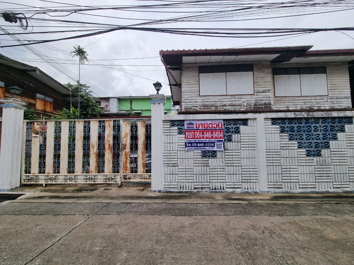 For SaleHouseWongwianyai, Charoennakor : 2 -storey detached house behind the corner 44 sq.w. Soi Charoen Nakhon 34, Charoen Nakhon Road, Khlong San District, Bangkok