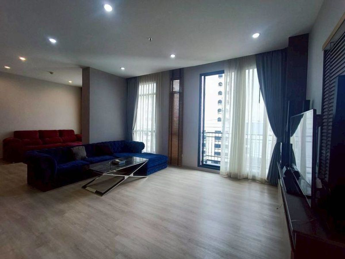 ขายคอนโดพระราม 9 เพชรบุรีตัดใหม่ RCA : LTH12685 - The Capital Condo Ekkamai-Thong Lo Condo FOR SALE Size 200 sqm. 4 beds 4 baths Near BTS Thong Lor Station ONLY 40 MB