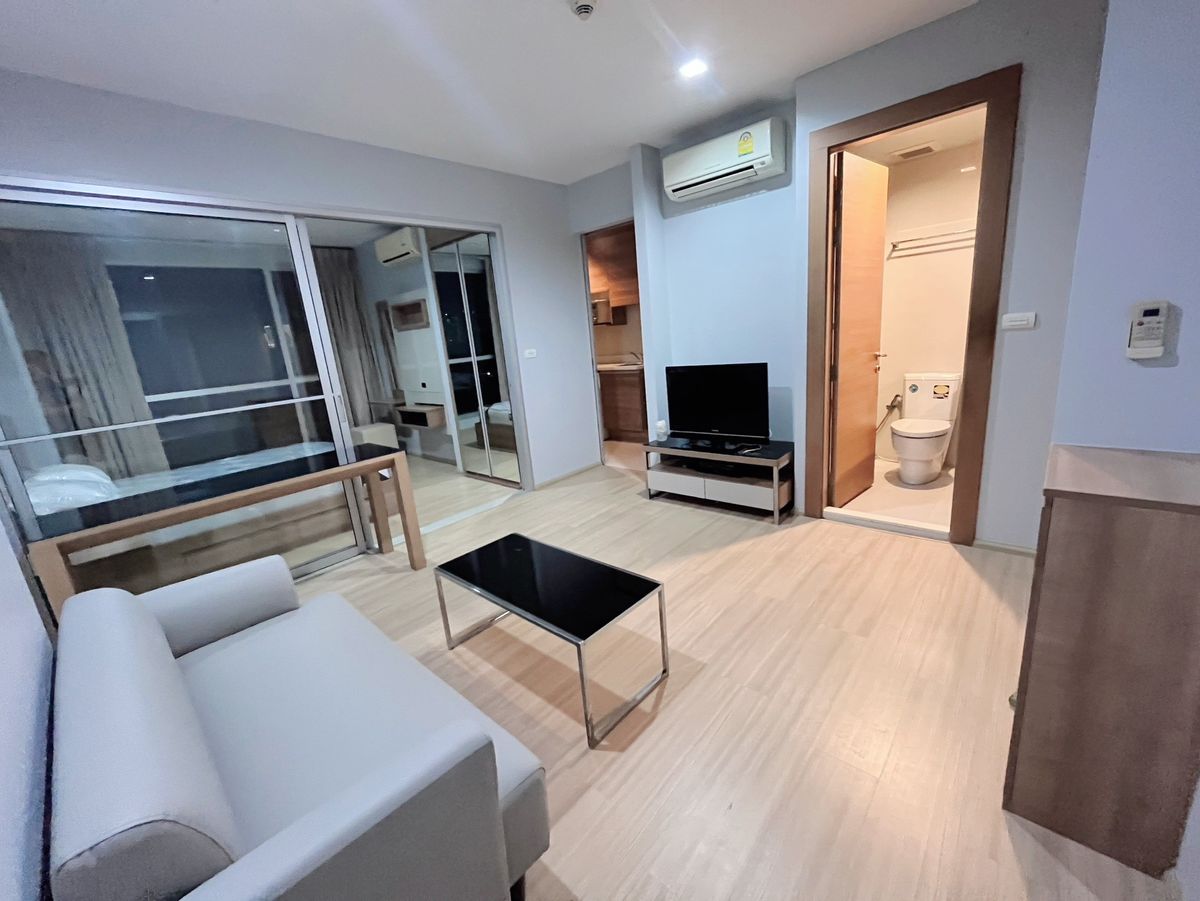 ให้เช่าคอนโดรัชดา ห้วยขวาง : RENT !! Condo Rhythm Ratchada-Huay kwang, MRT Huay kwang, 1 Bed, Floor 8, Area 38 sq.m., Rent 15,000 Baht