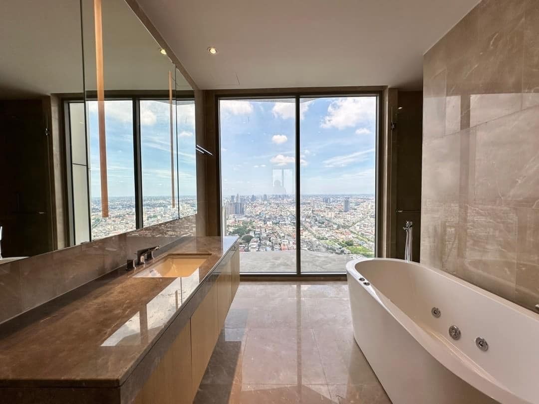 For SaleCondoWongwianyai, Charoennakor : 4 Bedroom Condo for Sell at Magnolias Waterfront Residence U1938958