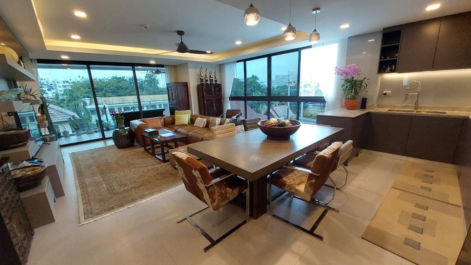 For SaleCondoPattaya, Bangsaen, Chonburi : Condo 3 Bedroom for Sale U5577406