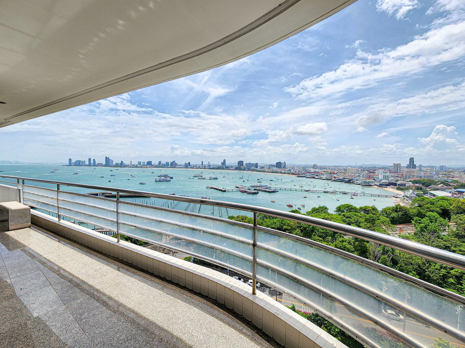 For SaleCondoPattaya, Bangsaen, Chonburi : Super View of Pattaya Bay and Kho Larn in Pratumnak U2015231