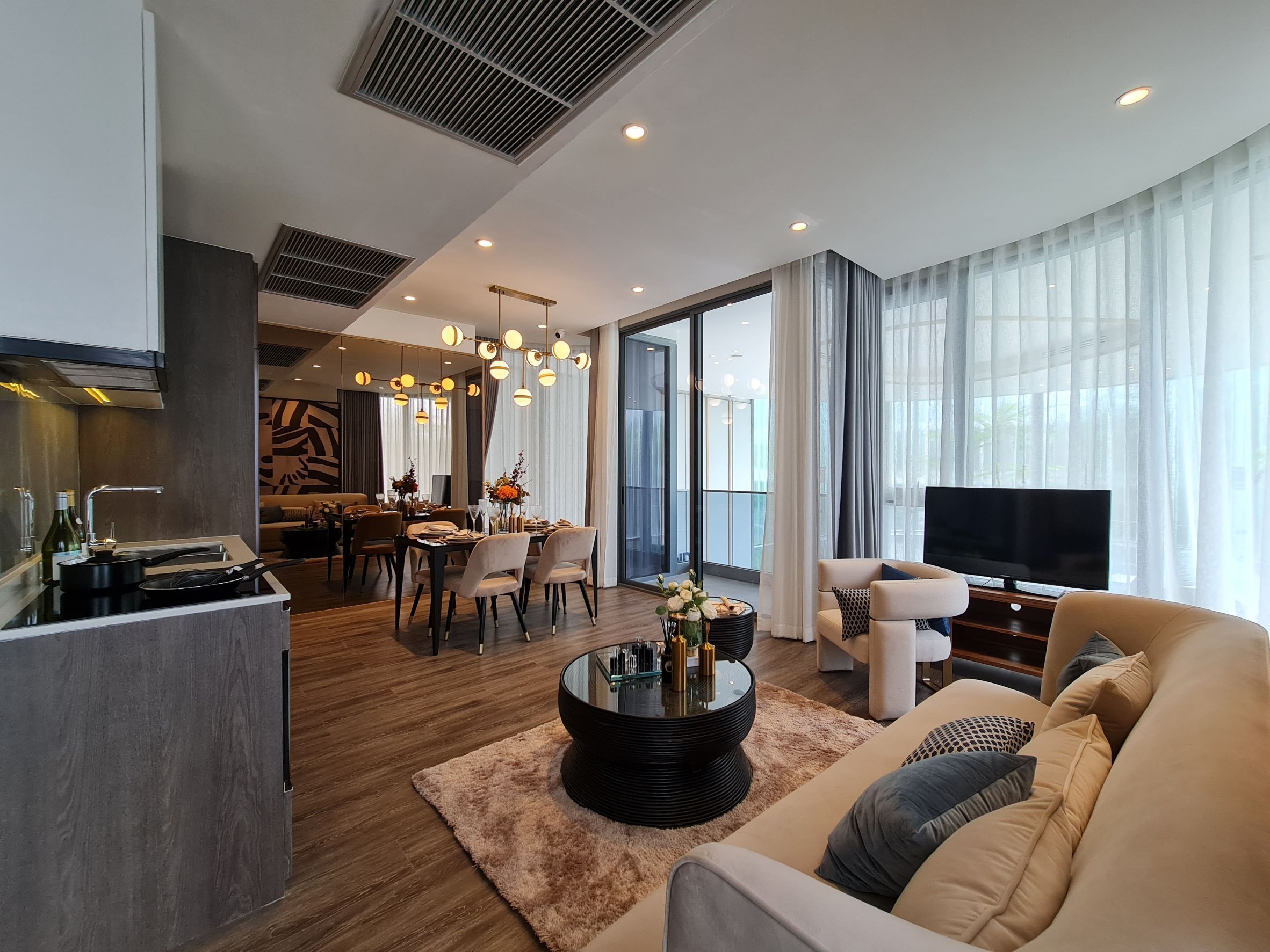 For SaleCondoPattaya, Bangsaen, Chonburi : 2 Bedroom Condo for sale at Wyndham Grand Residences Wongamat Pattaya  U1814938