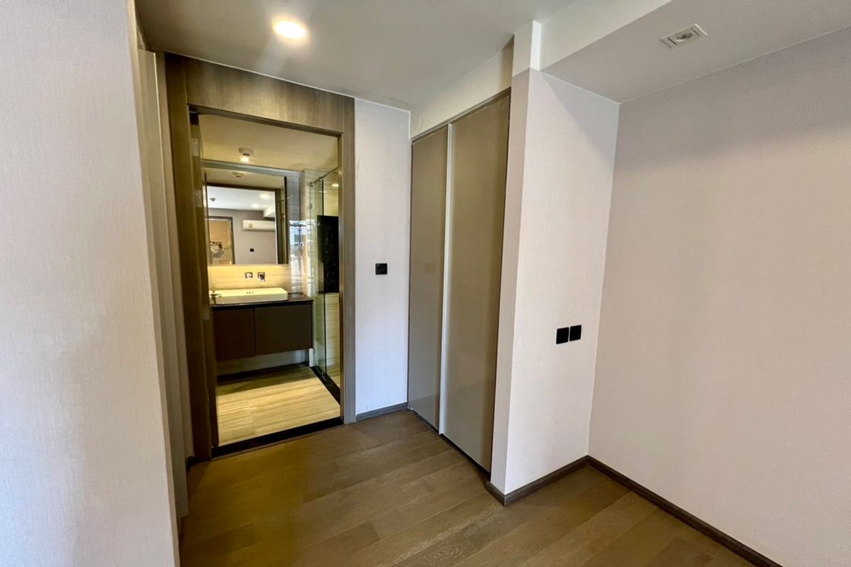 ขายคอนโดสยาม จุฬา สามย่าน : 🔥 สำหรับขายห้องเปล่า !! ทำเลทอง !! 🔥 Code C20250600016..........Klass Siam, 1 ห้องนอน, 1 ห้องน้ำ, ทิศเหนือ, ตกแต่งบางส่วน, ราคาพิเศษ!!📣📣