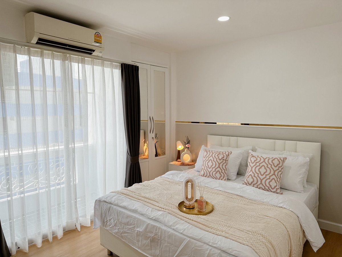 ขายคอนโดรามคำแหง หัวหมาก : บดินทร สวีท โฮม เฟอร์ใหม่ ห้องใหญ่ ทั้งห้อง 🔖 โปรคอนโด ห้องสวยตรงปก สินเชื่อฟรี 