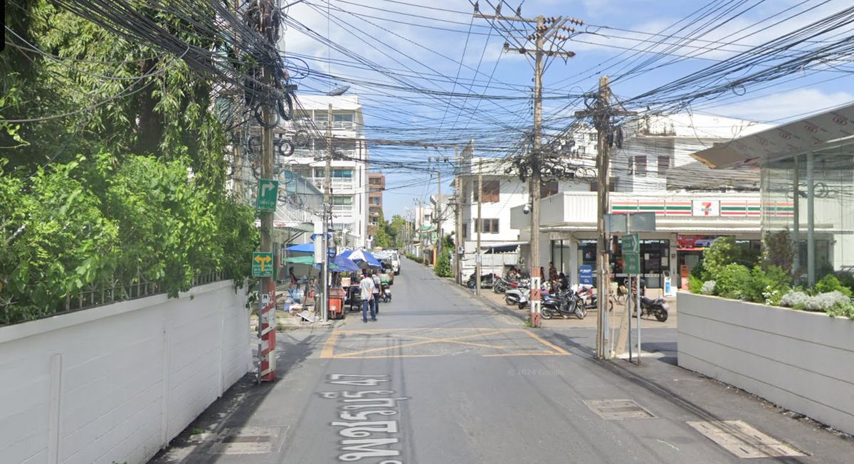 ขายที่ดินพระราม 9 เพชรบุรีตัดใหม่ RCA : ขายที่ดินแปลงสวย!! ซอยศูนย์วิจัย เพชรบุรี47 ทำเลดีมาก เนื้อที่ 1 ไร่ ราคาขายลดพิเศษ!!