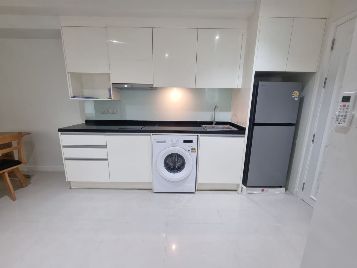 For RentCondoSukhumvit, Asoke, Thonglor : Pet Friendly 1Bed 1Bath Great location Available now