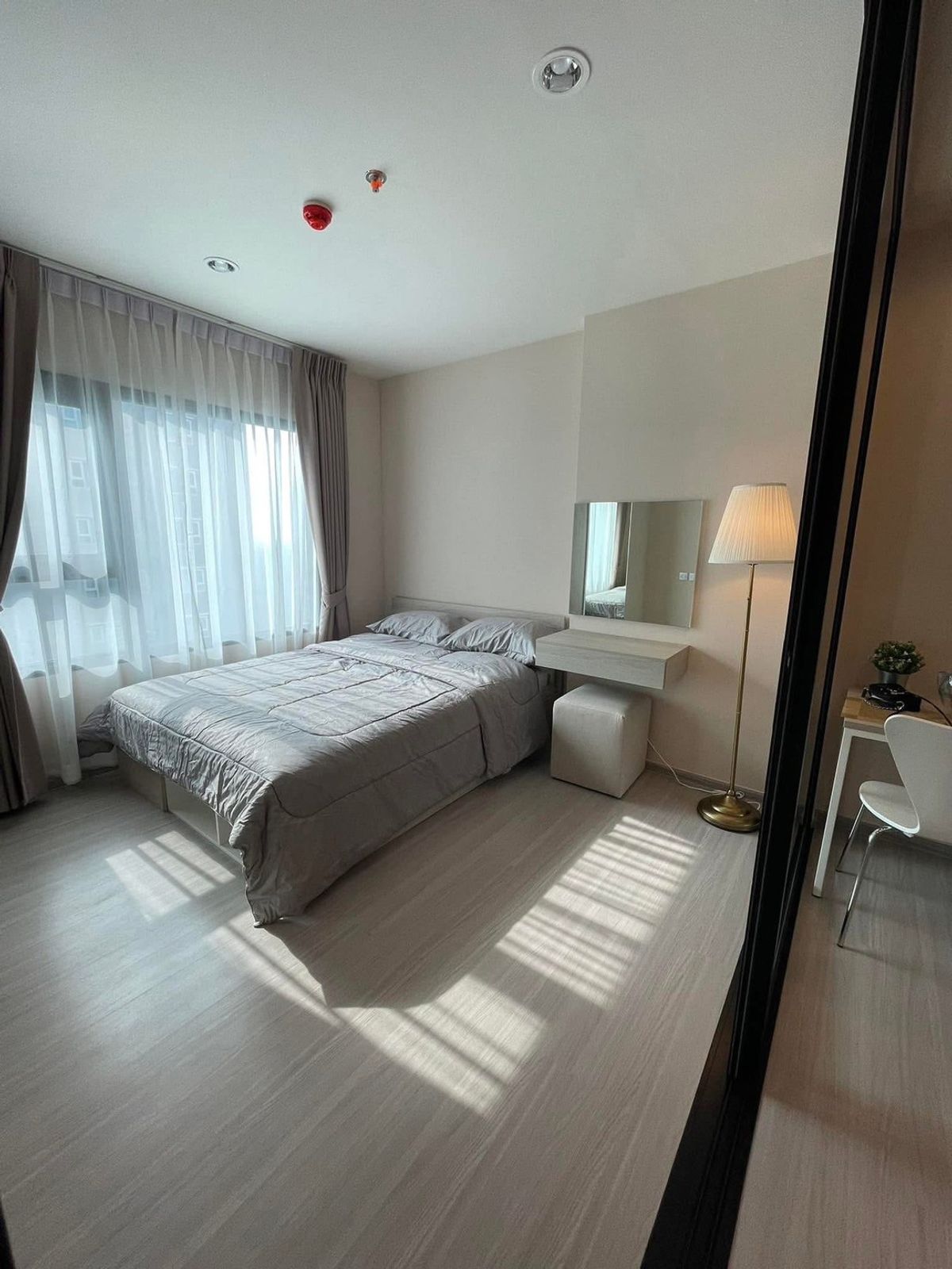 ให้เช่าคอนโดสมุทรปราการ สำโรง :  📍 Aspire Erawan Prime ห้องสวย มีหลายห้อง ทำเลดี ชั้นสูง วิวสวย เฟอร์นิเจอร์ครบ เครื่องใช้ไฟฟ้าครบ (ราคาพิเศษ)