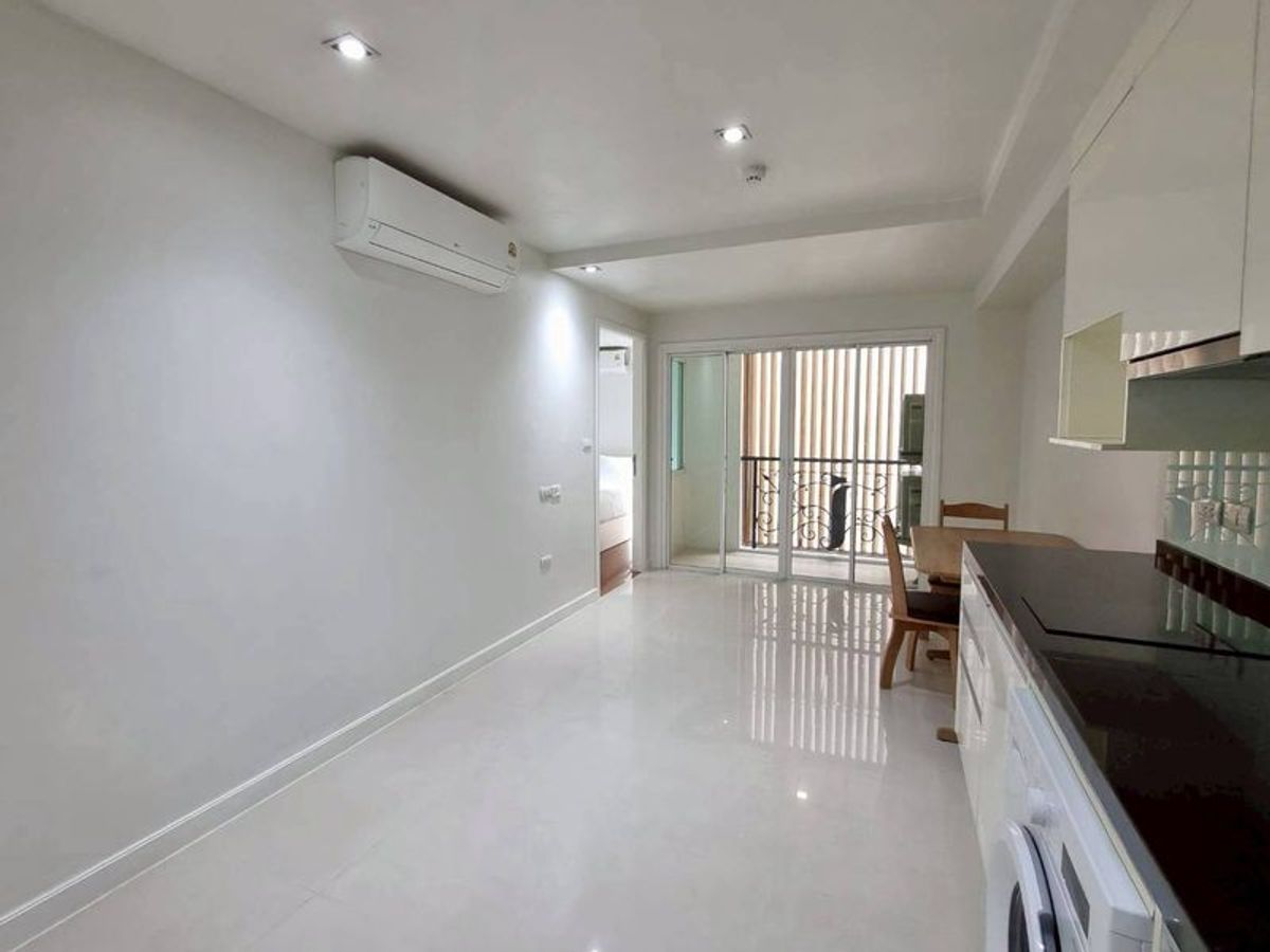 ให้เช่าคอนโดสุขุมวิท อโศก ทองหล่อ : Pet Friendly 1 Bed 1Bath Great location Available now
