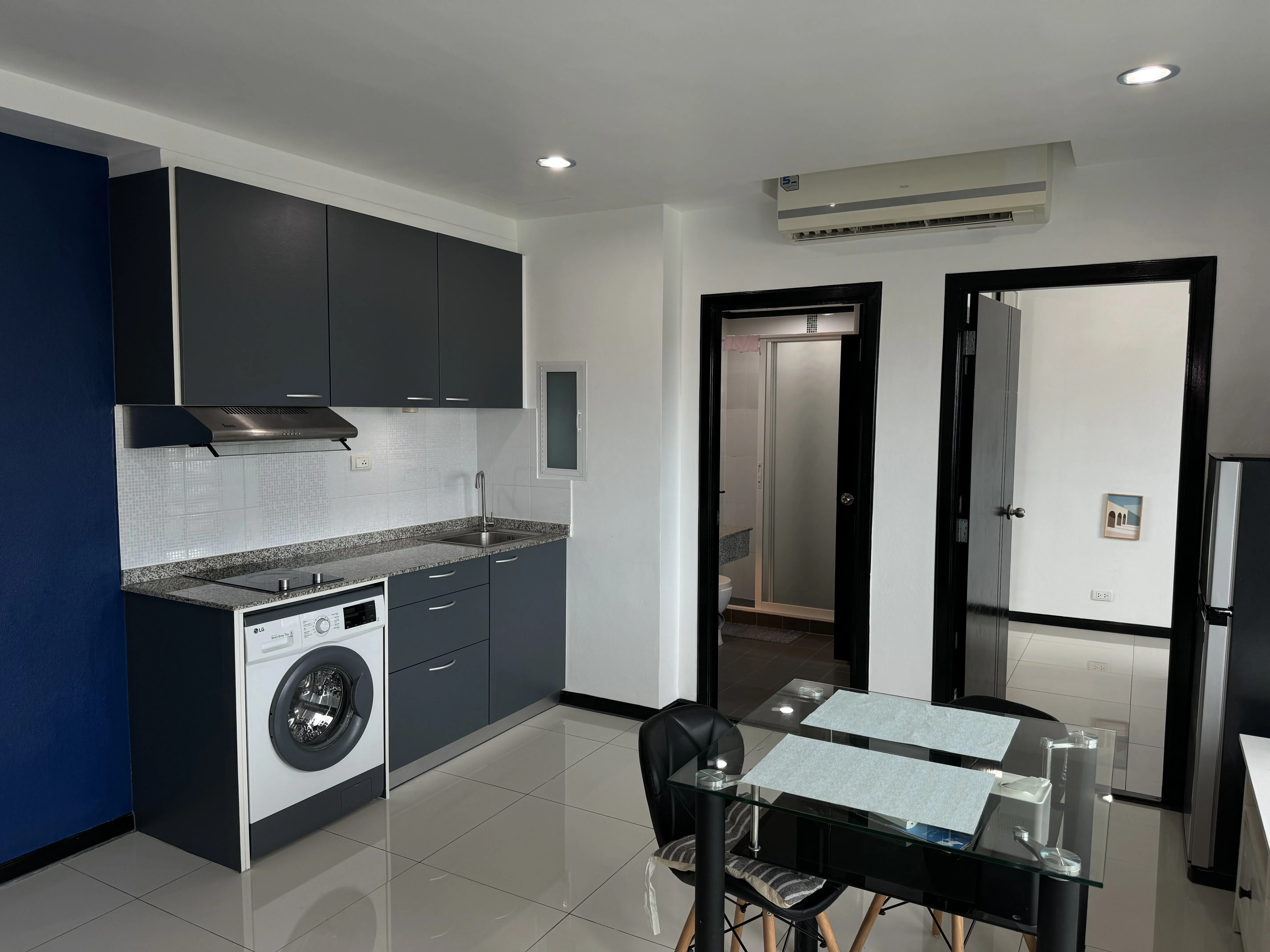 For SaleCondoPattaya, Bangsaen, Chonburi : Spacious 1-bedroom apartment in Pratumnak, Pattaya, Soi 2 U1950814