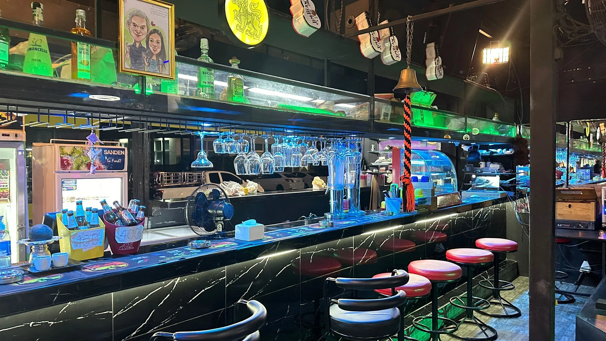 ขายร้านค้า/ตลาดนัดภูเก็ต : ขาย พื้นที่ค้าปลีก 6 ห้องนอน ใน ป่าตอง, ภูเก็ต U1955616