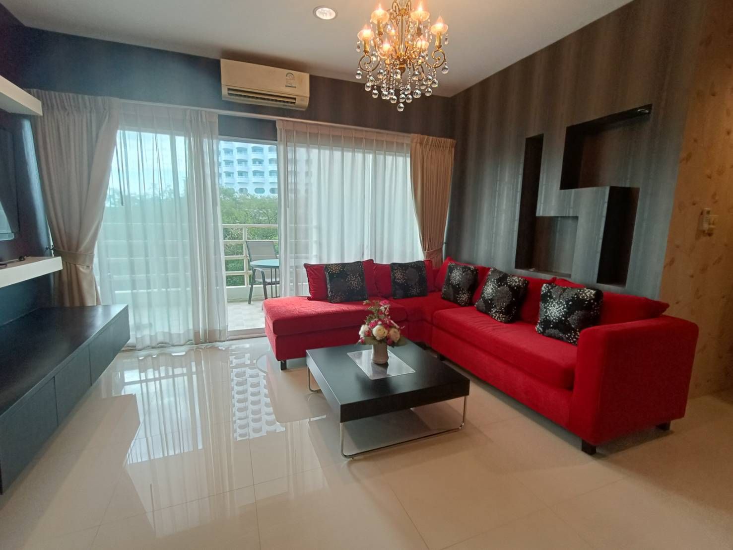 For SaleCondoPattaya, Bangsaen, Chonburi : Experience Luxury in Chon Buri: Find your Dream Home at View Talay 8 U73662