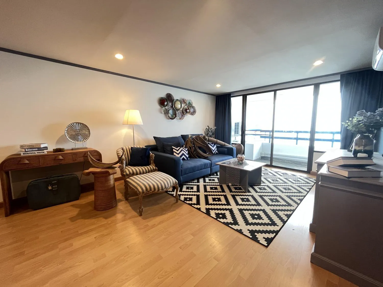 For SaleCondoPattaya, Bangsaen, Chonburi : Grab a Chance to Own A Piece of Thai History - 156 SqM Condotel U1092754