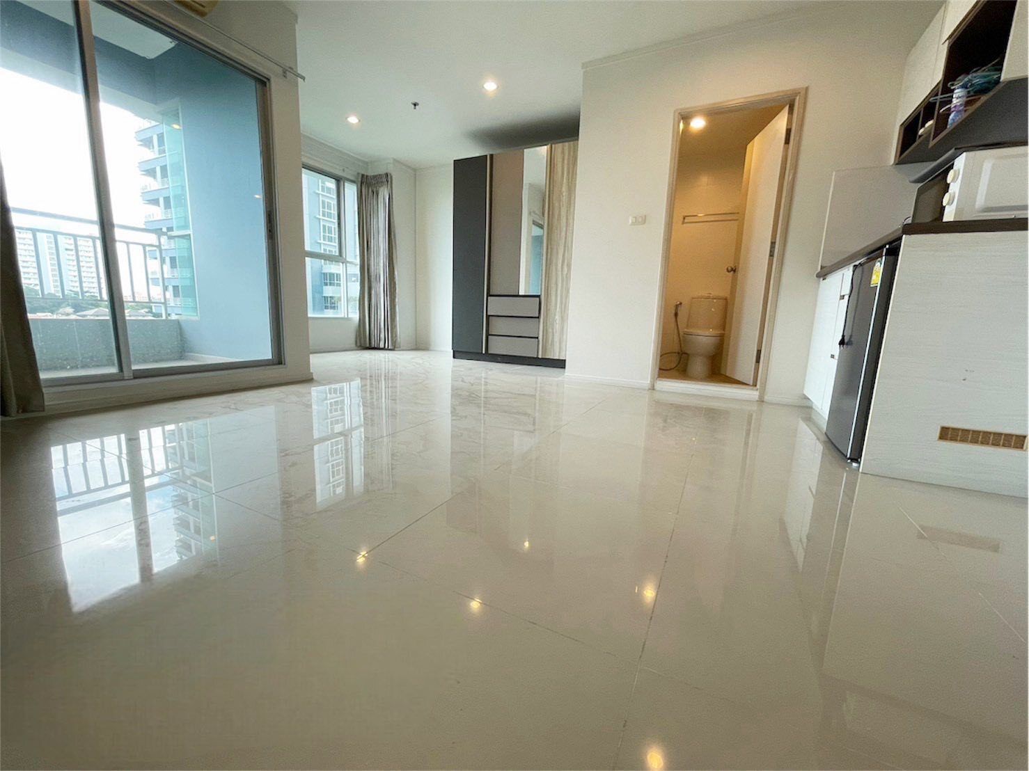 For SaleCondoPattaya, Bangsaen, Chonburi : 2 Bedroom Condo for sale at Lumpini Park Beach Jomtien  U5370072