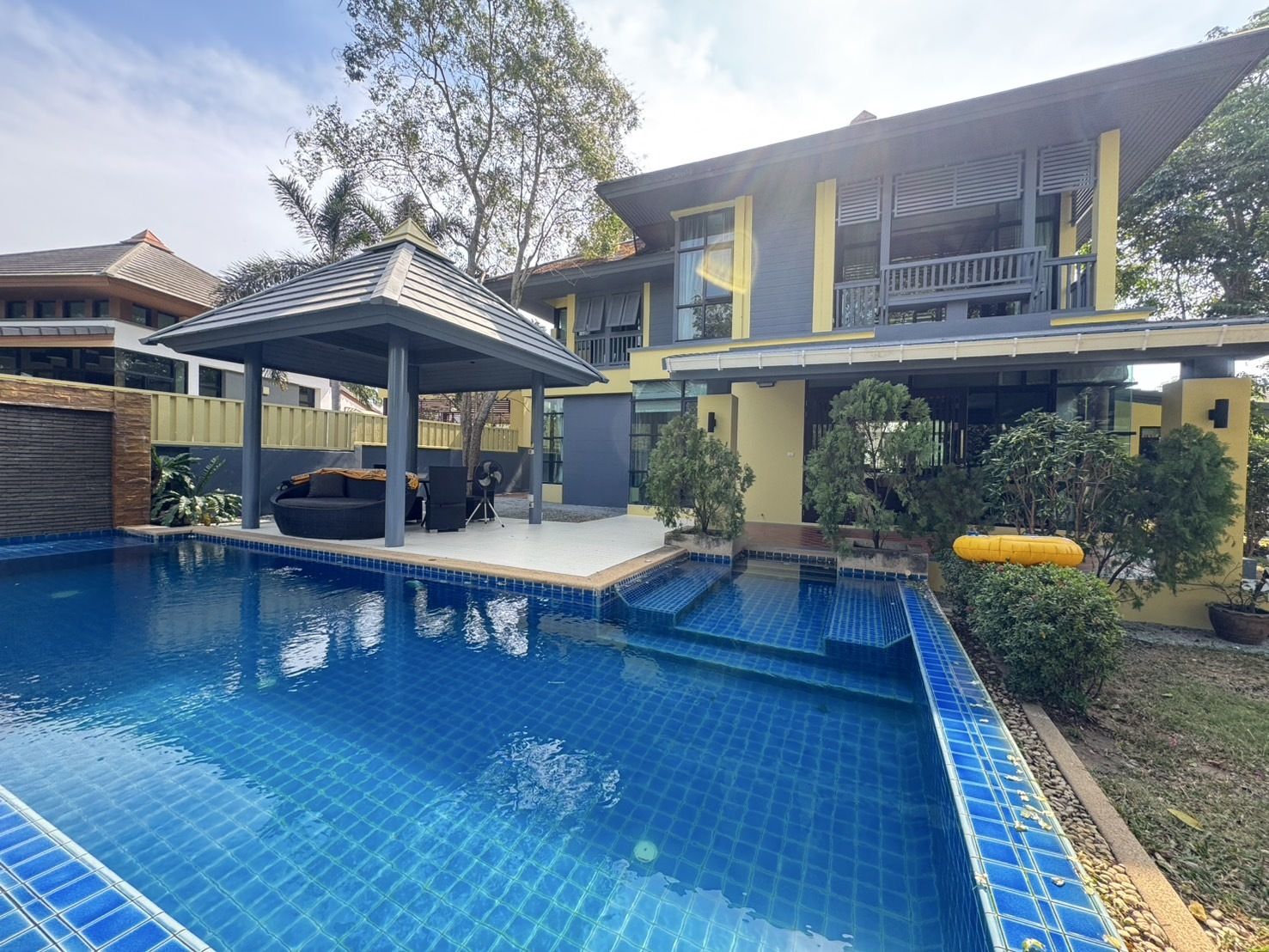 ขายบ้านพัทยา บางแสน ชลบุรี สัตหีบ : ขาย บ้านเดี่ยว 4 ห้องนอน ในโครงการ เดอะ วิลเลช แอด ฮอร์สชู พอยท์ U5549694