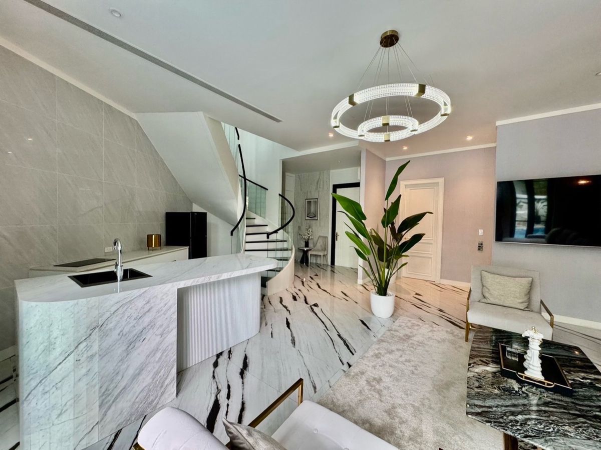 ให้เช่าบ้านอ่อนนุช อุดมสุข : Luxury House for rent Sukhumvit 67 ให้เช่า บ้านสุดหรู ทำเลพระโขนง มีสระส่วนตัว