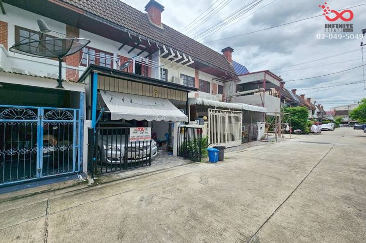 For SaleTownhomeChokchai 4, Ladprao 71, Ladprao 48, : Sell ​​Townhouse, Gate, Guard, 17 sq.w., Lat Phrao 80, near MRT Chokchai 4