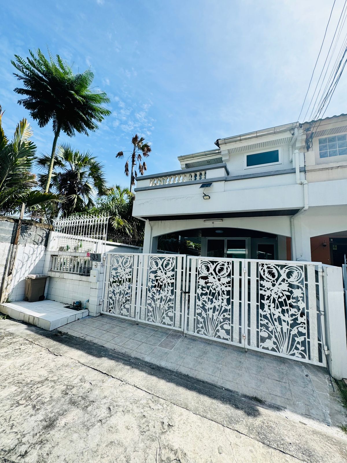 For RentRattanathibet, Sanambinna : Rent a house on the edge of Rattanathibet Road 26, ready to approach MRT, Bang Kraso Station, near BigC, Central Rattanathibet, suitable for living or doing Home Office.