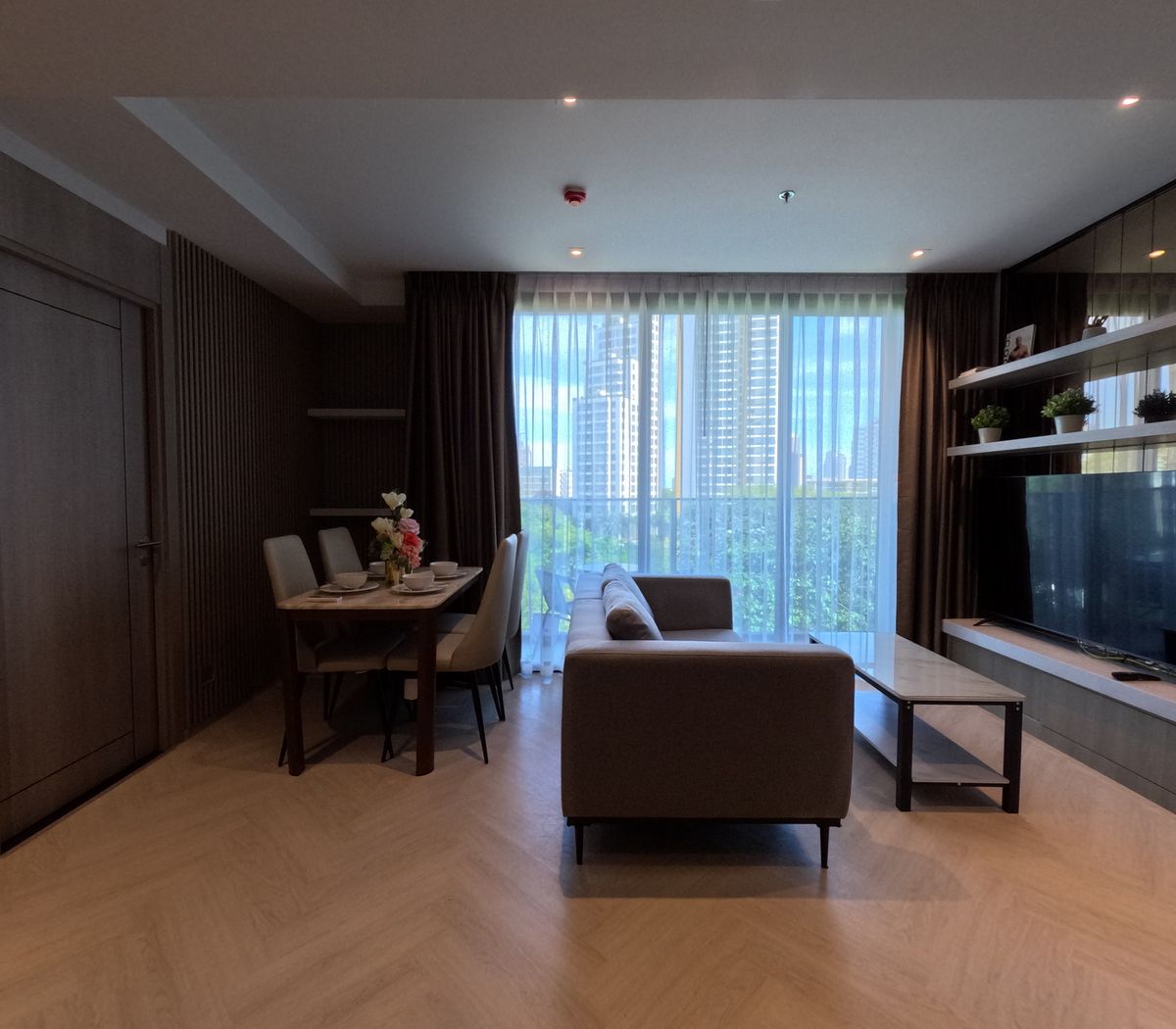 ขายคอนโดพัทยา บางแสน ชลบุรี สัตหีบ : 🔹 ขายคอนโดหรู 2 ห้องนอน Andromeda Condominium – พระตำหนัก พัทยา