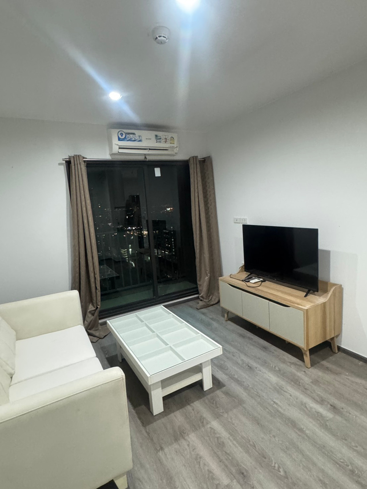 For RentCondoPattanakan, Srinakarin : ⚡Condo for rent Rich Park at triple Station 1 Bed 1 Bath 35 sqm.New Renovated, ready to move 🔥