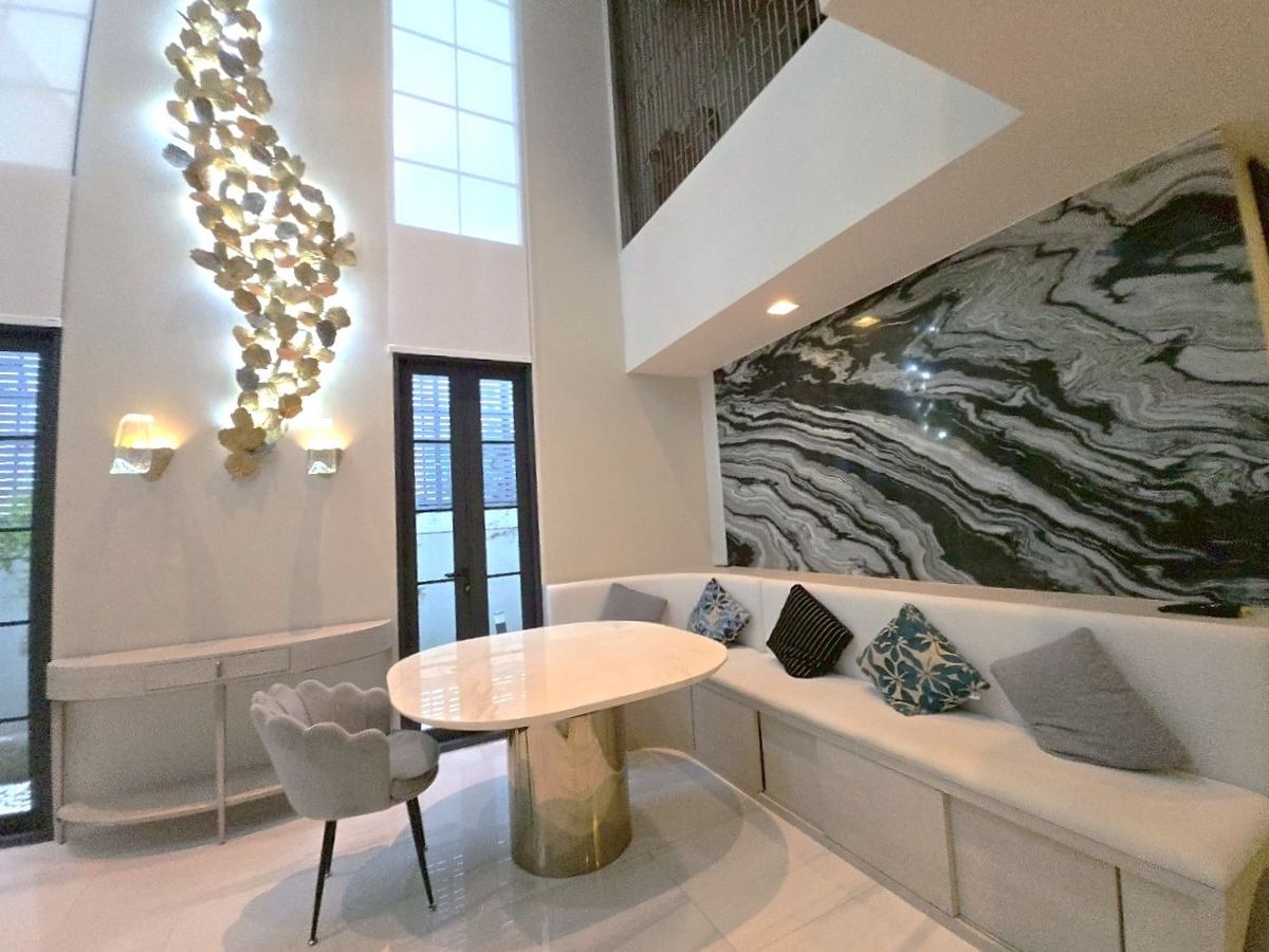 HouseSukhumvit, Asoke, Thonglor : Luxury House in private project at Phrom Phong ** NO CO-AGENT **  