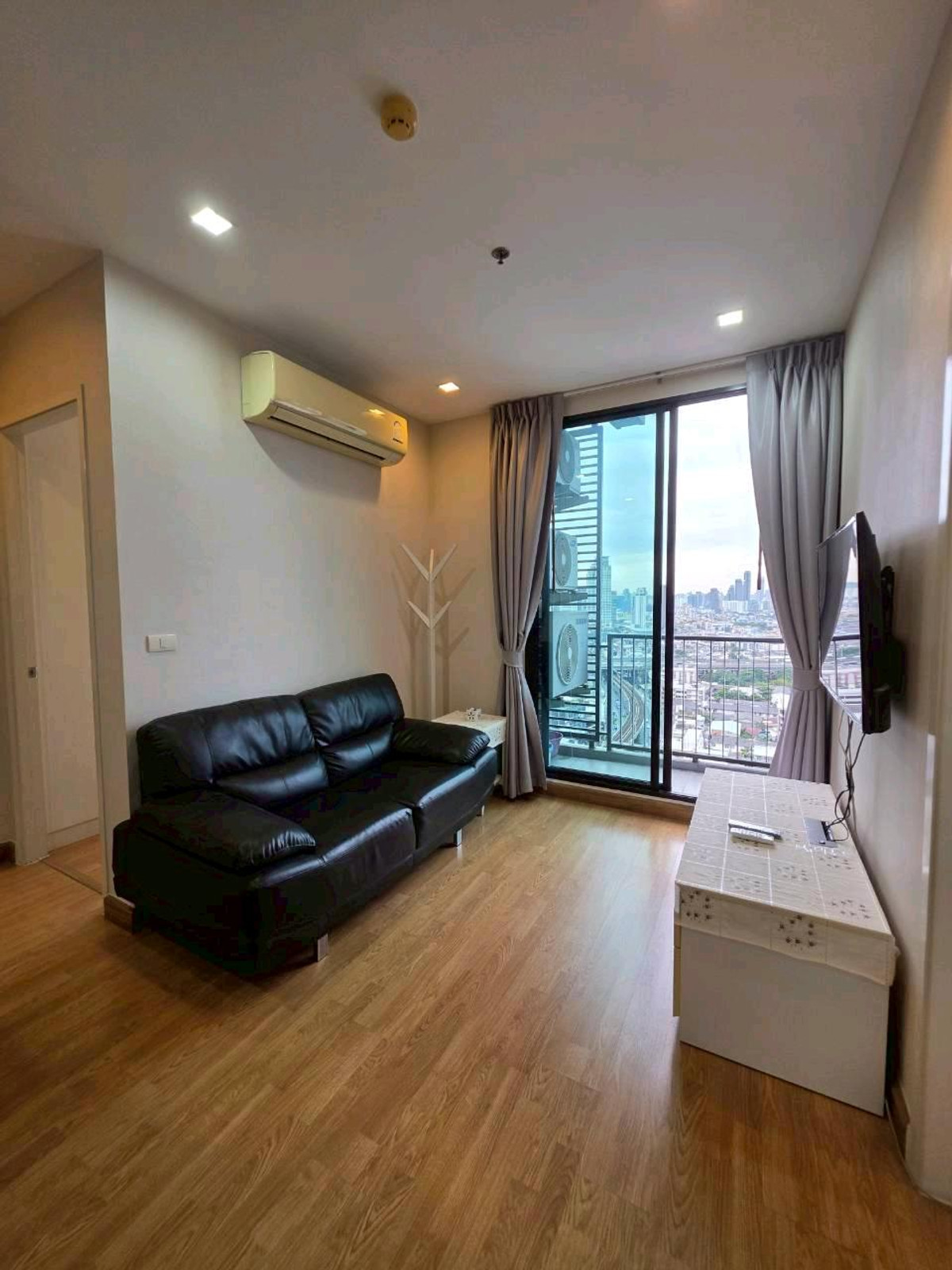 For RentCondoOnnut, Udomsuk : [RENT] Luxury Condo Sukhumvit 🚅 BTS Onnut 200m •2 beds 1 baths 44 Sq.m , Ready to move in 📞099 415 2664