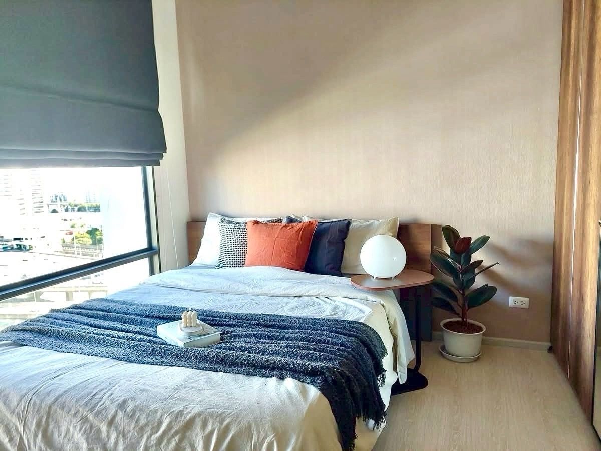 For RentCondoRama9, Petchburi, RCA : Rent RHYTHM Asoke near MRT, near Central Rama 9