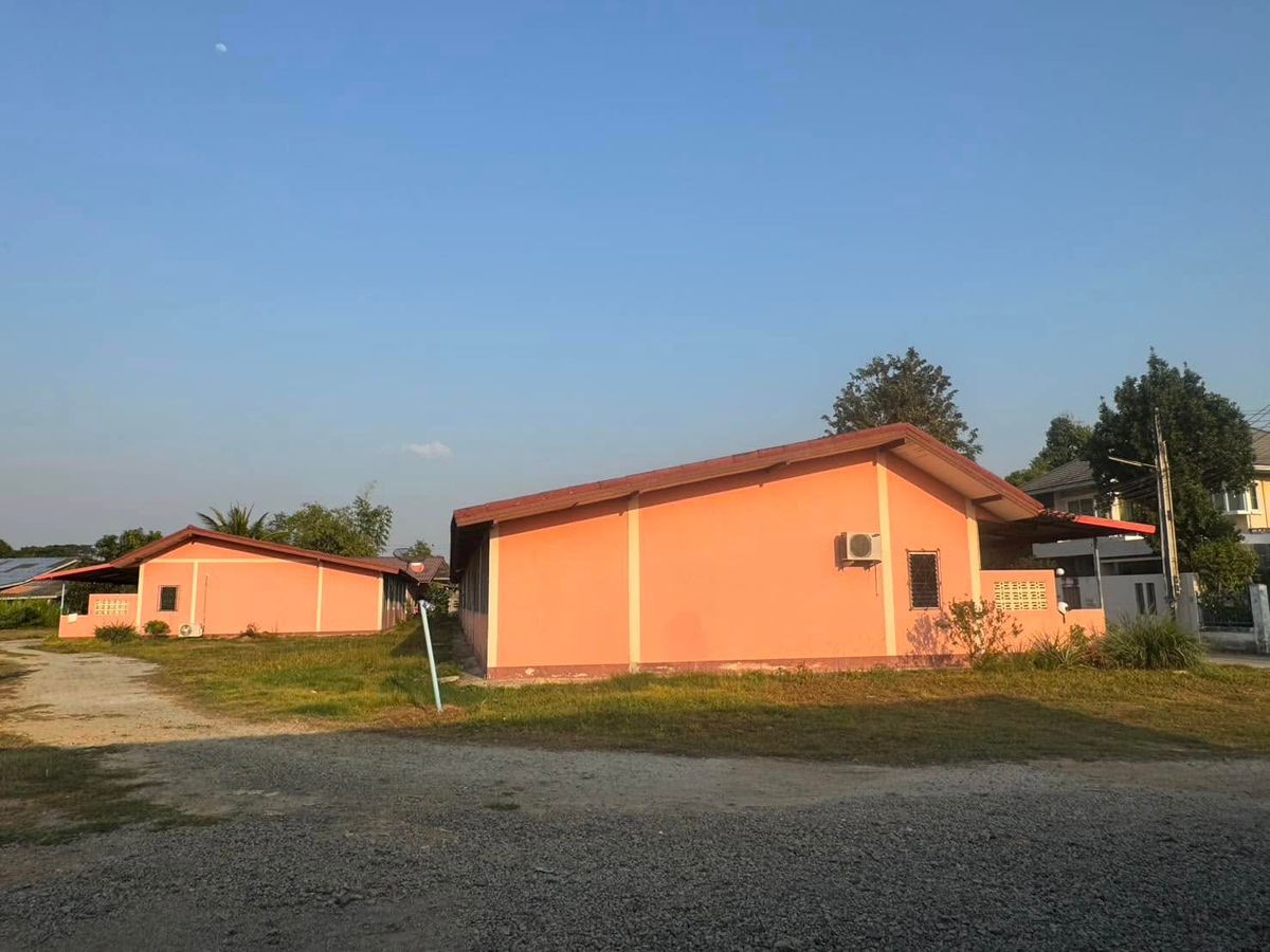 ขายที่ดินระยอง : ขายด่วนห้องเช่าพร้อมที่ดิน บ้านเพ ระยอง พร้อมดำเนินกิจการต่อ (ปัจจุบันเต็มทุกห้อง)