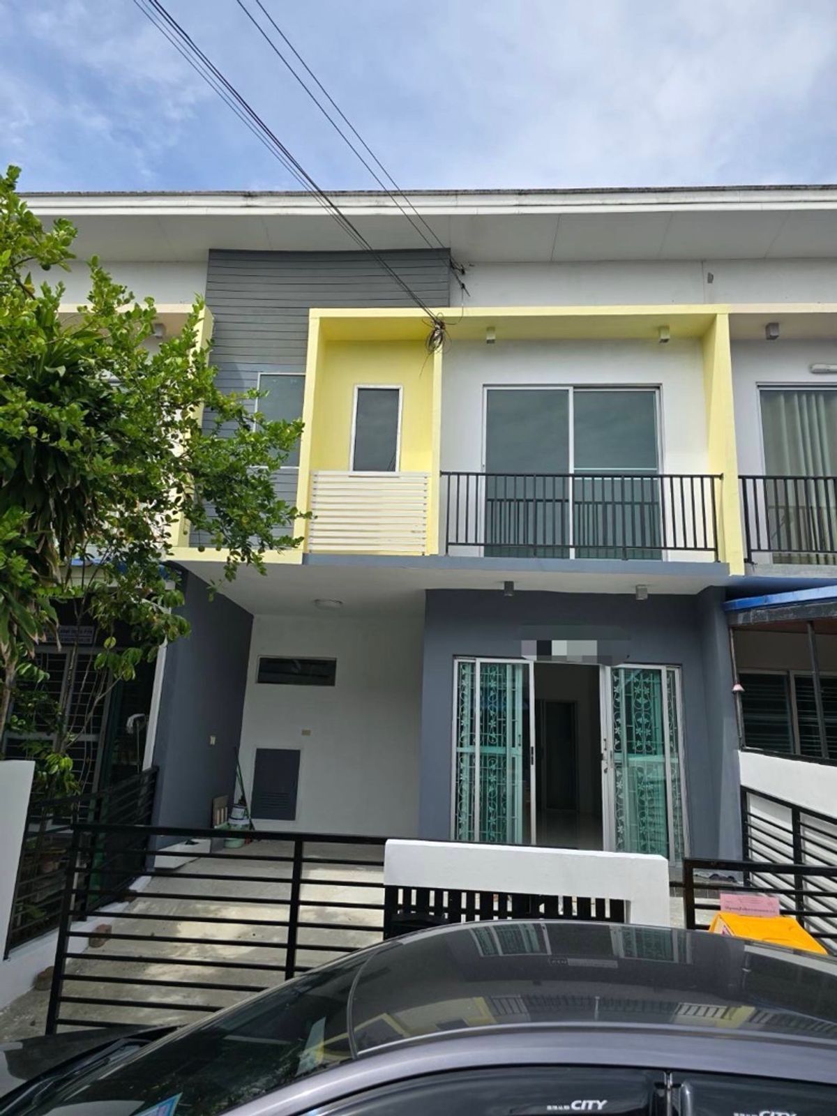 ขายทาวน์โฮมลาดกระบัง สุวรรณภูมิ : ขายทาวน์เฮ้าส์ 2 ชั้น 
เดอะ คอนเนค สุวรรณภูมิ ซอย กิ่งแก้ว 37
The Connect Suvarnabhumi ซอยกิ่งแก้ว 37
 18 ตร.วา 116 ตารางเมตร 3 นอน 2 น้ำ
✅ขายราคา 2.20  ล้านบาท ✅
