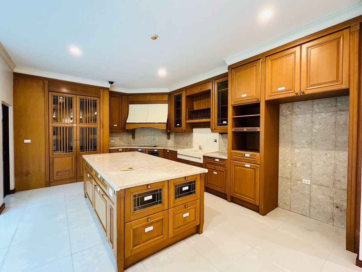 ให้เช่าบ้านบางนา แบริ่ง ลาซาล : เช่าพฤกษ์ภิรมย์รีเจ้นท์สุขุมวิท บางนา บ้านเดี่ยวถนนสุขุมวิท ซอยแบริ่ง สุขุมวิท 107 ซอยลาซาล สุขุมวิท 105 บ้านเดี่ยวพร้อมสระว่ายน้ำ 5ห้องนอน