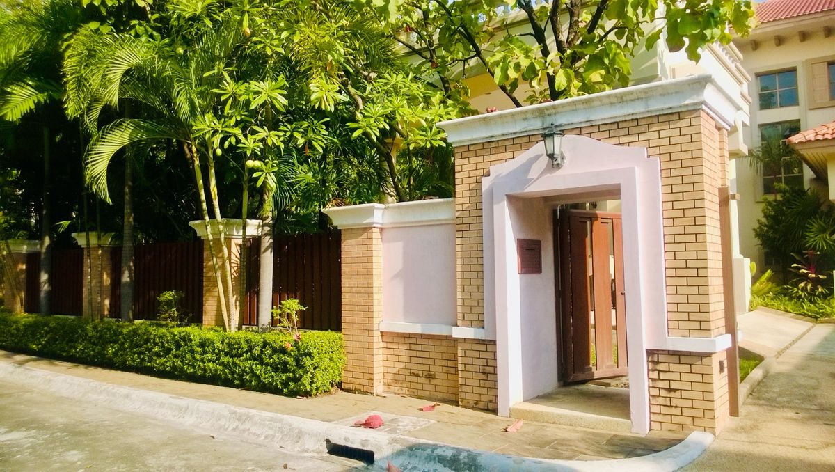 ให้เช่าบ้านบางนา แบริ่ง ลาซาล : เช่าพฤกษ์ภิรมย์รีเจ้นท์สุขุมวิท บางนา บ้านเดี่ยวถนนสุขุมวิท ซอยแบริ่ง สุขุมวิท 107 ซอยลาซาล สุขุมวิท 105 บ้านเดี่ยวพร้อมสระว่ายน้ำ 5ห้องนอน