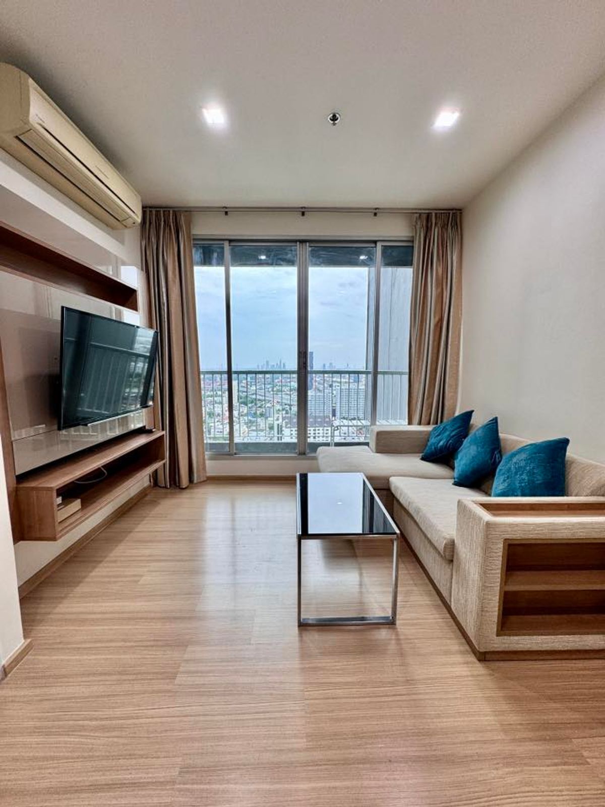 ให้เช่าคอนโดอ่อนนุช อุดมสุข : ให้เช่า Rhythm Sukhumvit 50 ราคา 28,000 บาท [JZr250620]