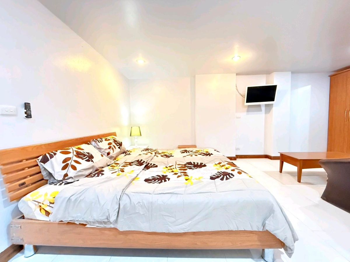 For RentCondoSukhumvit, Asoke, Thonglor : 🏢 Condo for Rent Near BTS Asok & Amp; MRT Sukhumvit in Central Bangkok - The Prime Suites Condominium, Soi Sukhumvit 18🗓️ Available