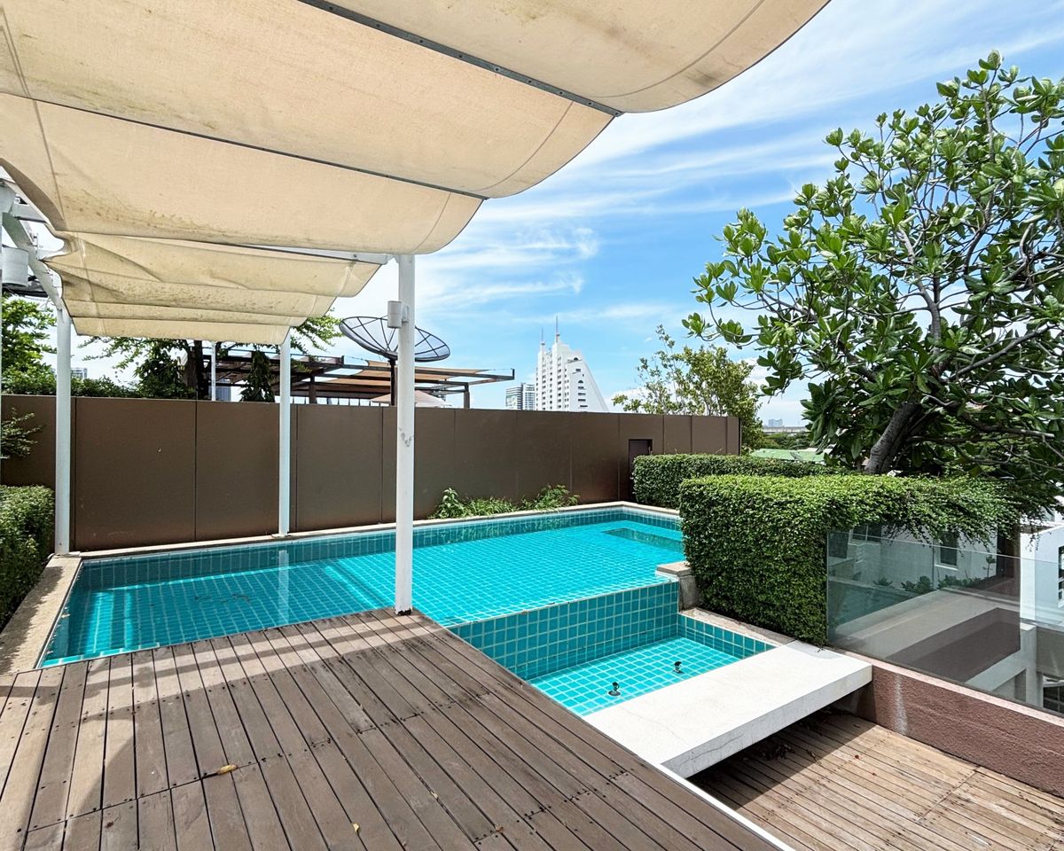 คอนโดสาทร นราธิวาส : Baan Lux-Sathon, 3 ห้องนอน 4 ห้องน้ำ, สระว่ายน้ำส่วนตัว 