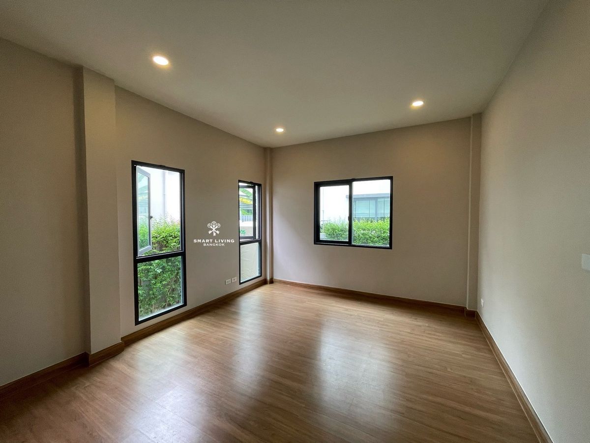 ขายบ้านลาดกระบัง สุวรรณภูมิ : 📢👇 บ้านเดี่ยว หลังมุม เดินทางสะดวก ใกล้ทางด่วน เหมาะสำหรับครอบครัวที่ต้องการความเป็นส่วนตัว