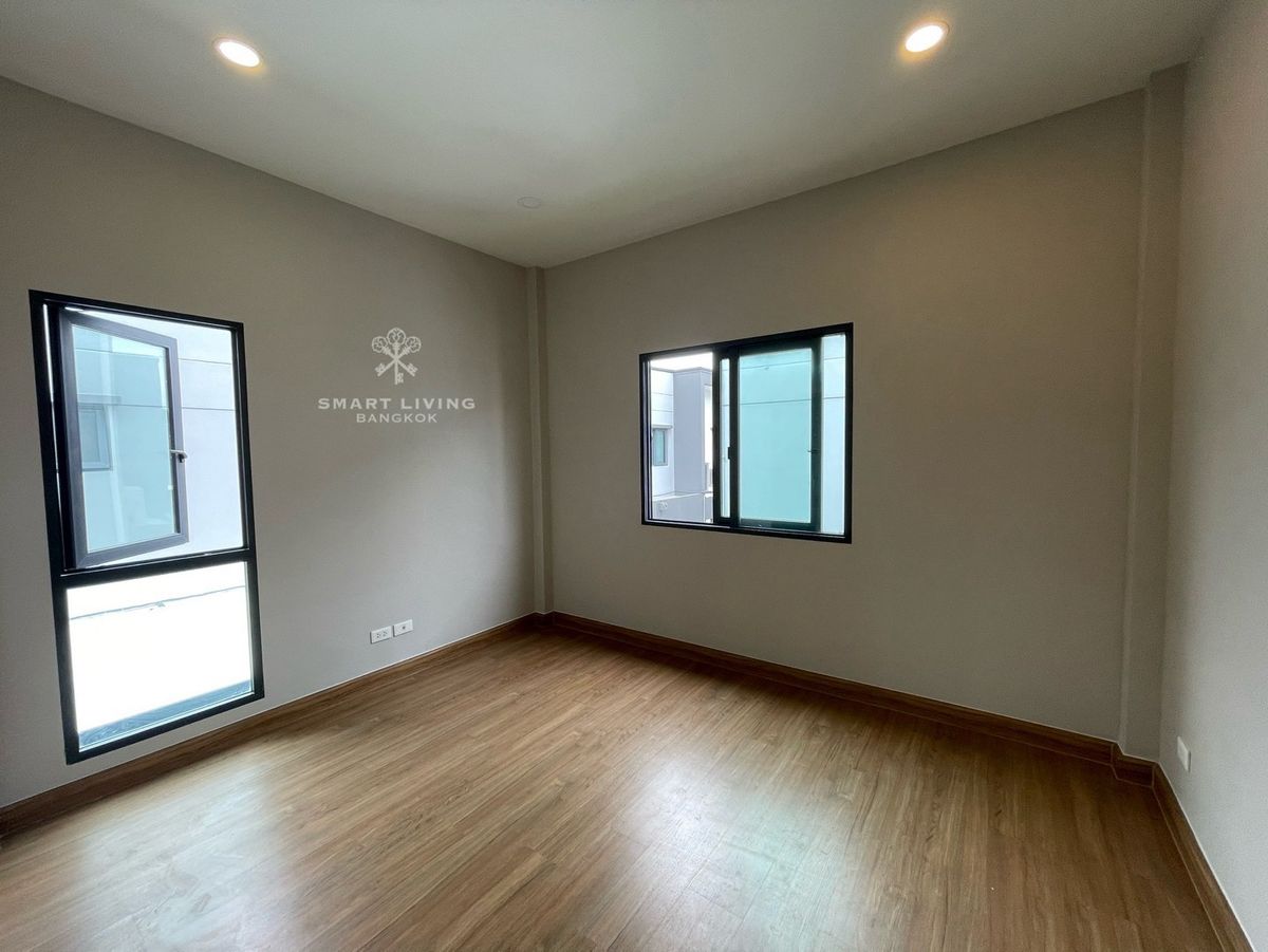 ขายบ้านลาดกระบัง สุวรรณภูมิ : 📢👇 บ้านเดี่ยว หลังมุม เดินทางสะดวก ใกล้ทางด่วน เหมาะสำหรับครอบครัวที่ต้องการความเป็นส่วนตัว