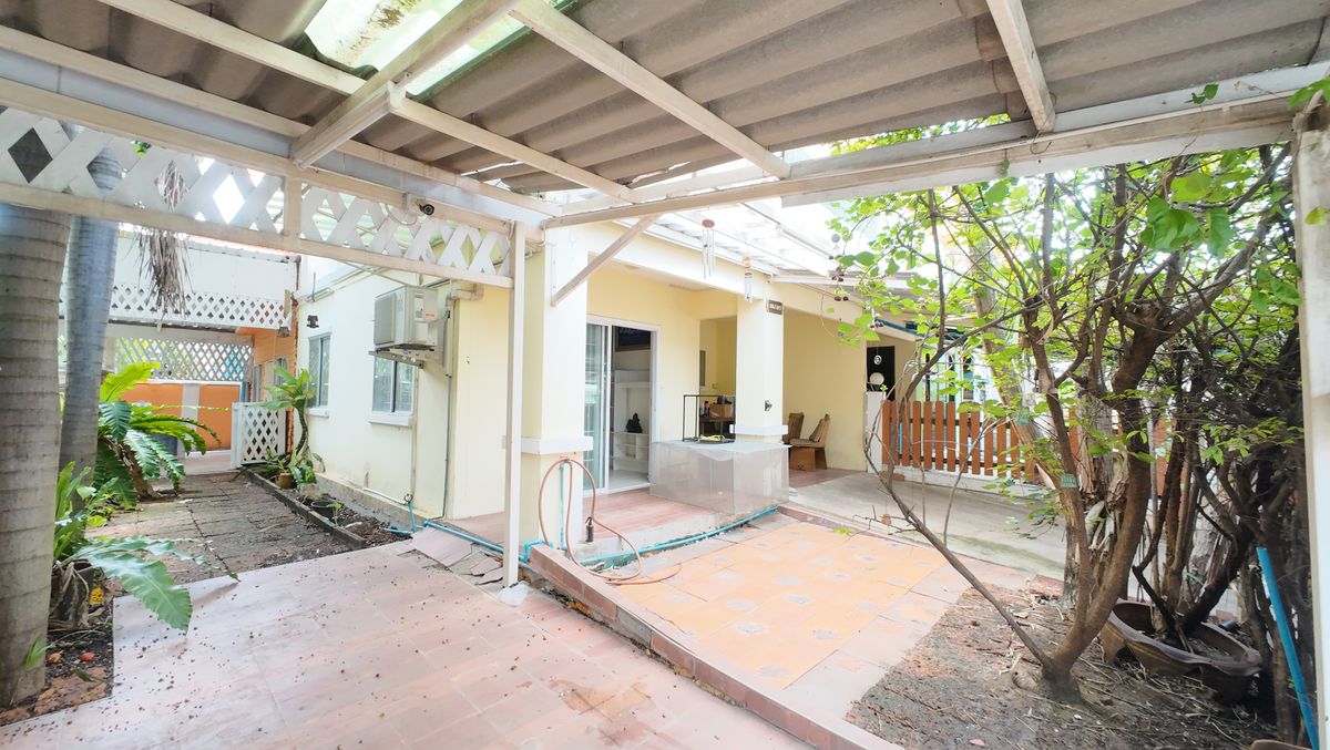 For SaleRathburana, Suksawat : Pruksa 34/2 Twin house, good location, Pracha Uthit 90, great value, large house, suitable for families Near the community Convenient to travel in and out